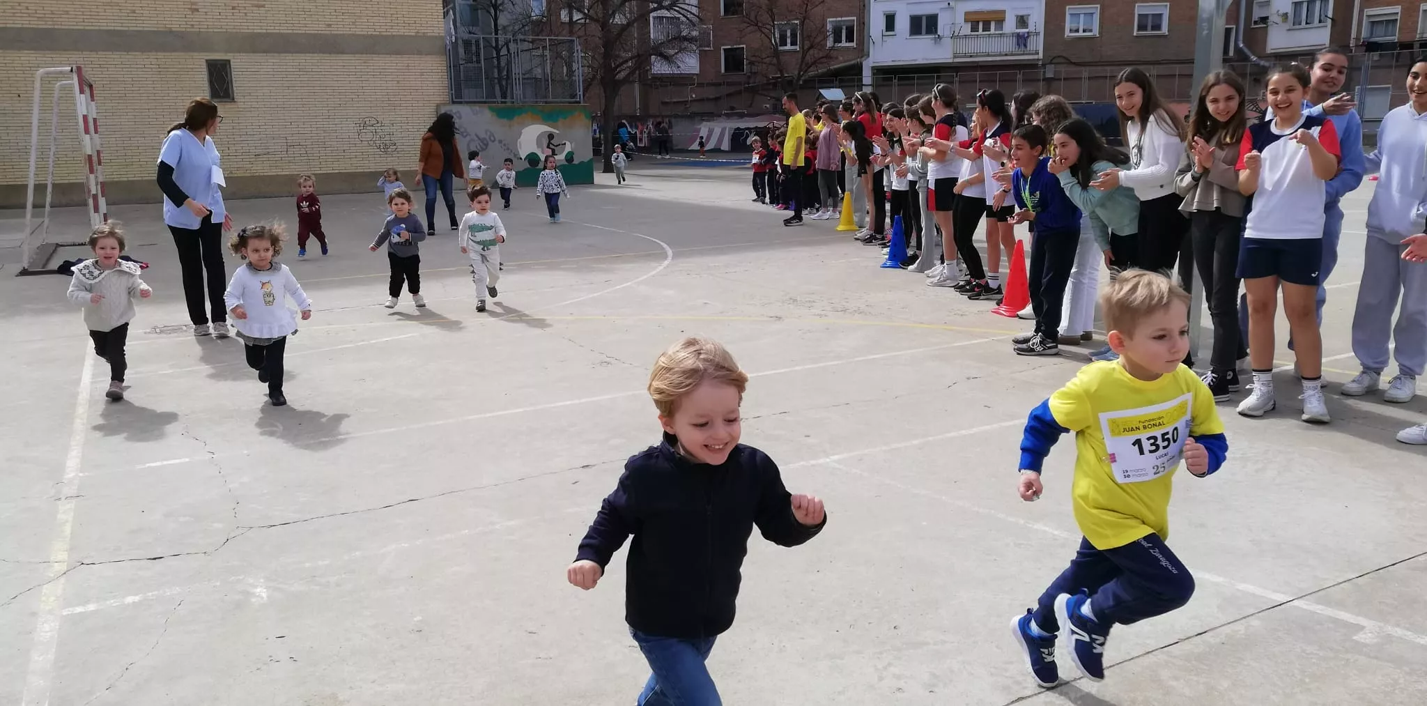 Carrera Solidaria del Colegio Santa Ana de Huesca.