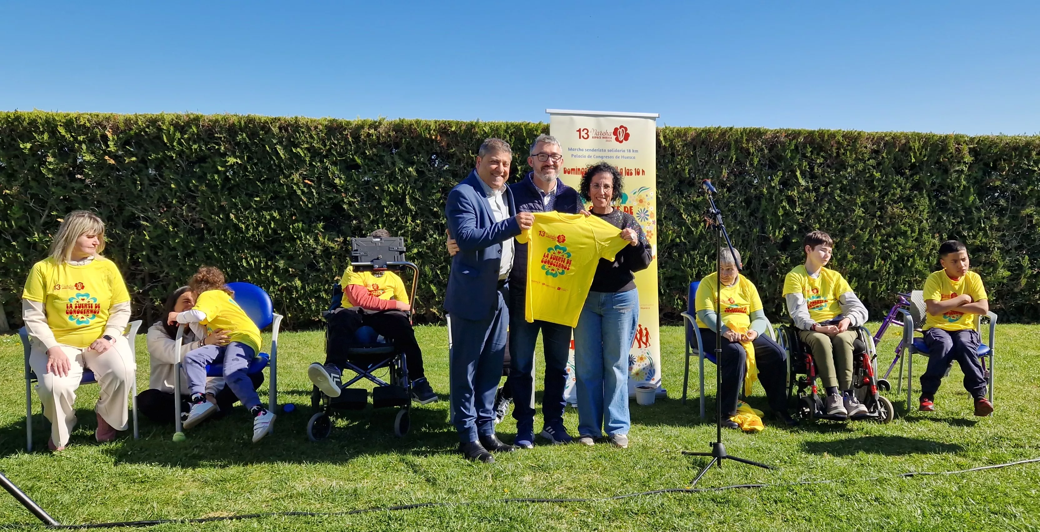Se presenta la camiseta de la 13ª Marcha Aspace Huesca. Foto Myriam Martínez