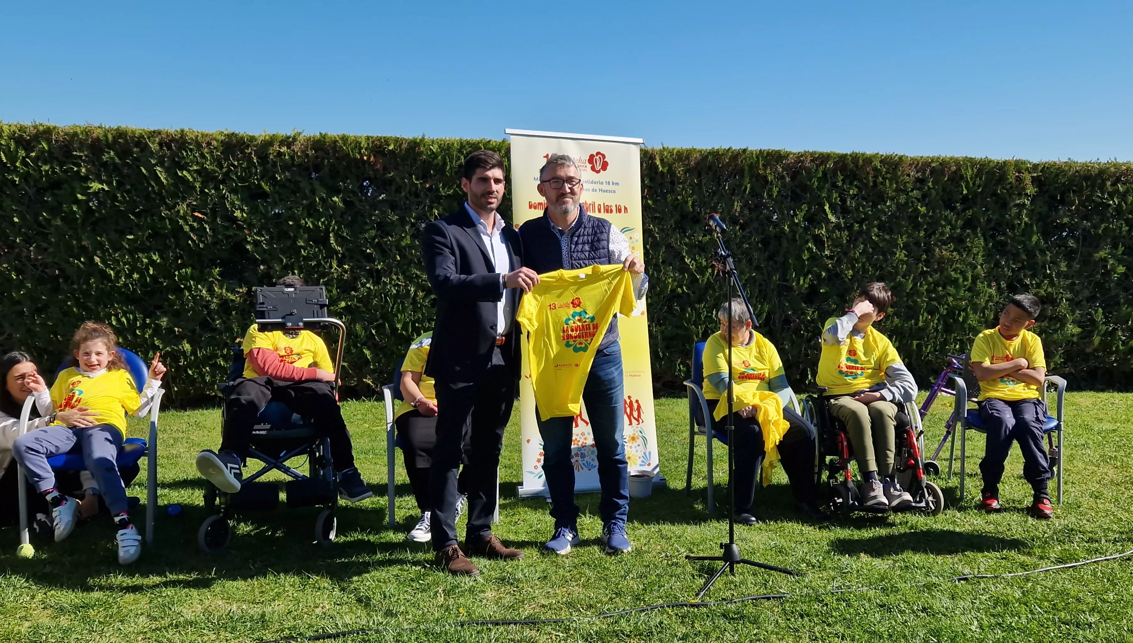 Se presenta la camiseta de la 13ª Marcha Aspace Huesca. Foto Myriam Martínez
