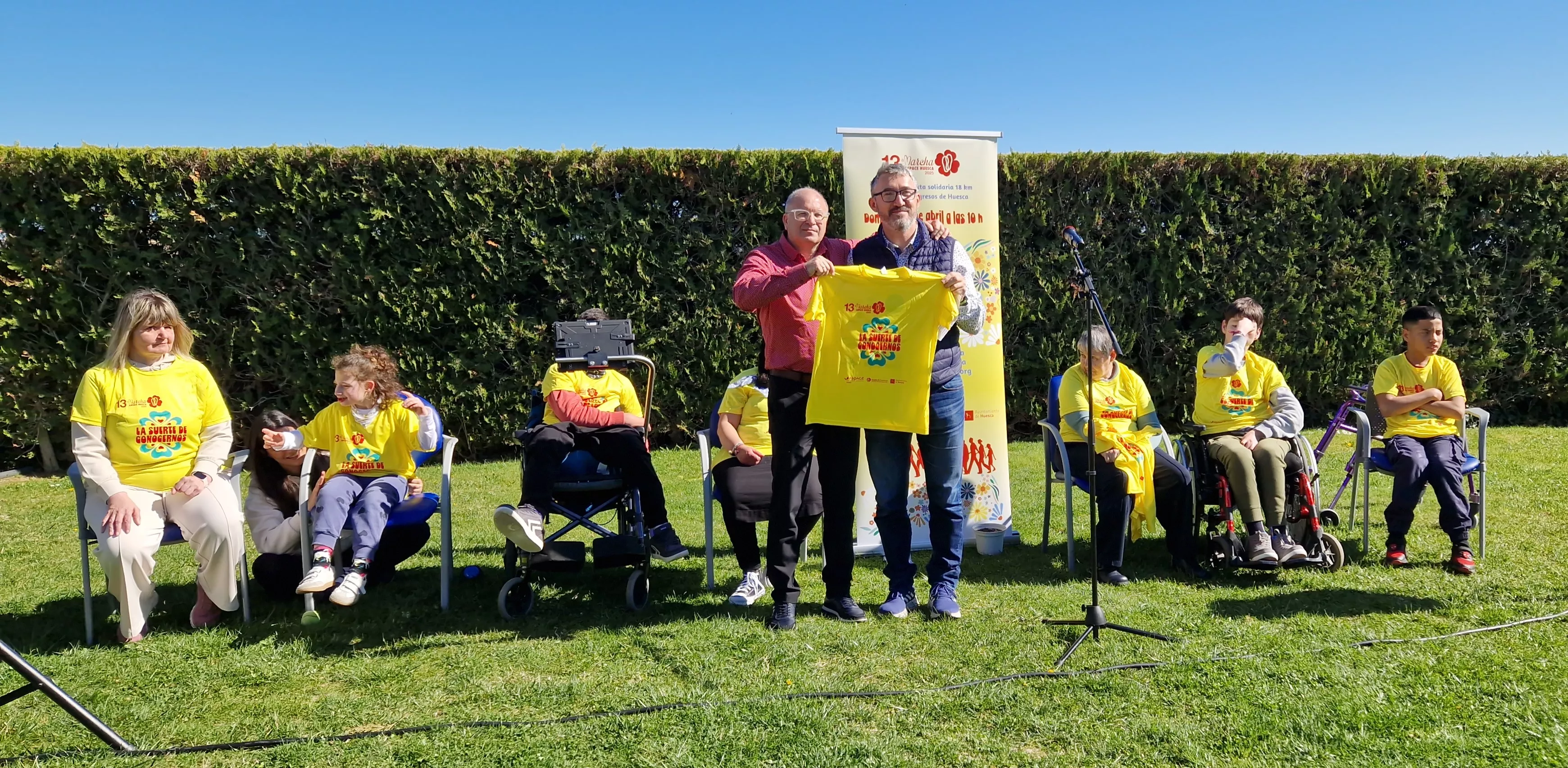 Se presenta la camiseta de la 13ª Marcha Aspace Huesca. Foto Myriam Martínez
