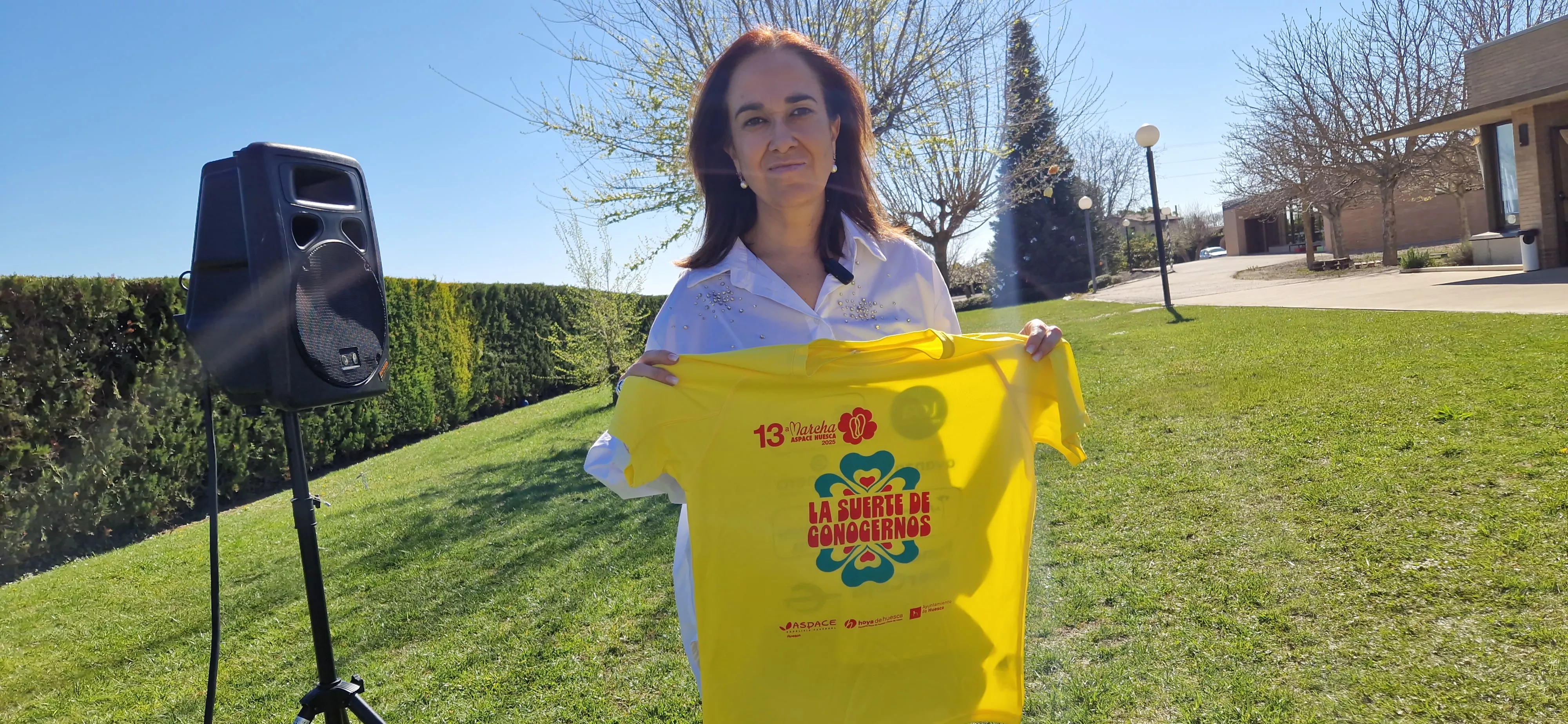 Eva Cabrero. Se presenta la camiseta de la 13ª Marcha Aspace Huesca. Foto Myriam Martínez