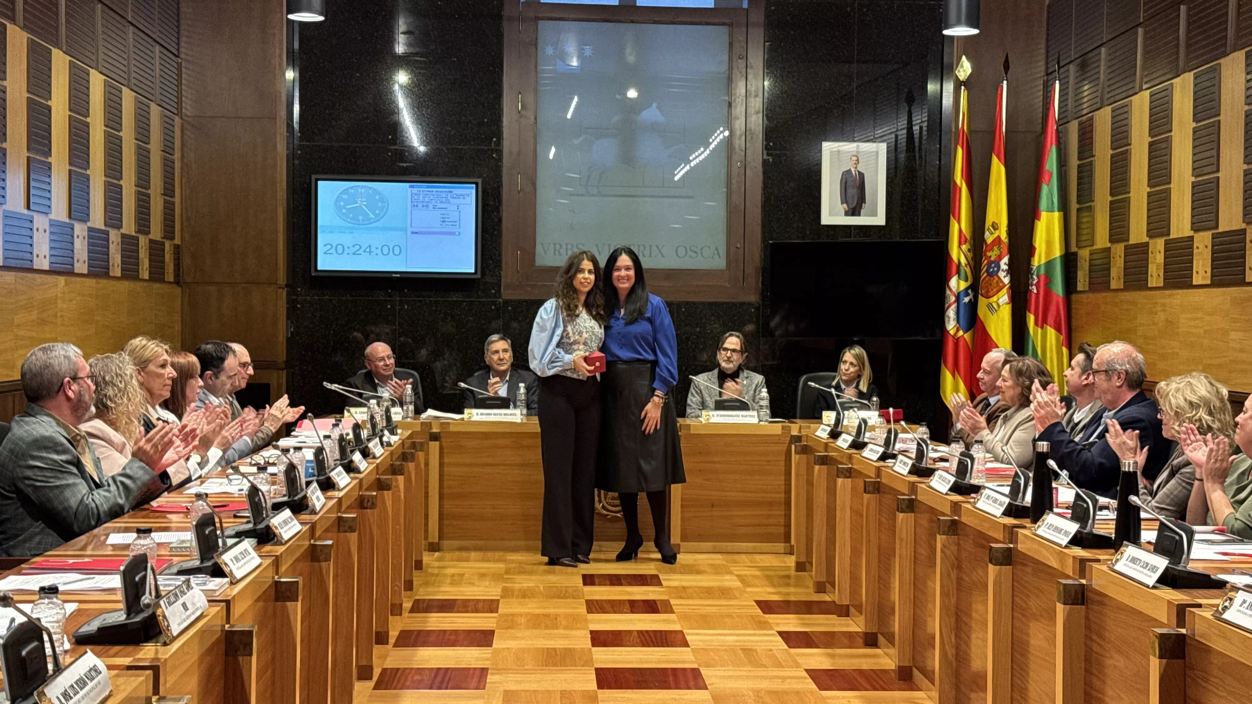 Belén Almudévar y Lorena Orduna en el último pleno de la edil popular