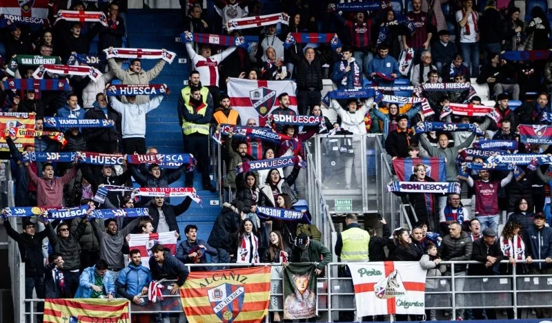 Afición del Huesca en el último desplazamiento a Eibar. Disponibles las entradas para el Burgos-Huesca. Foto: SD Huesca