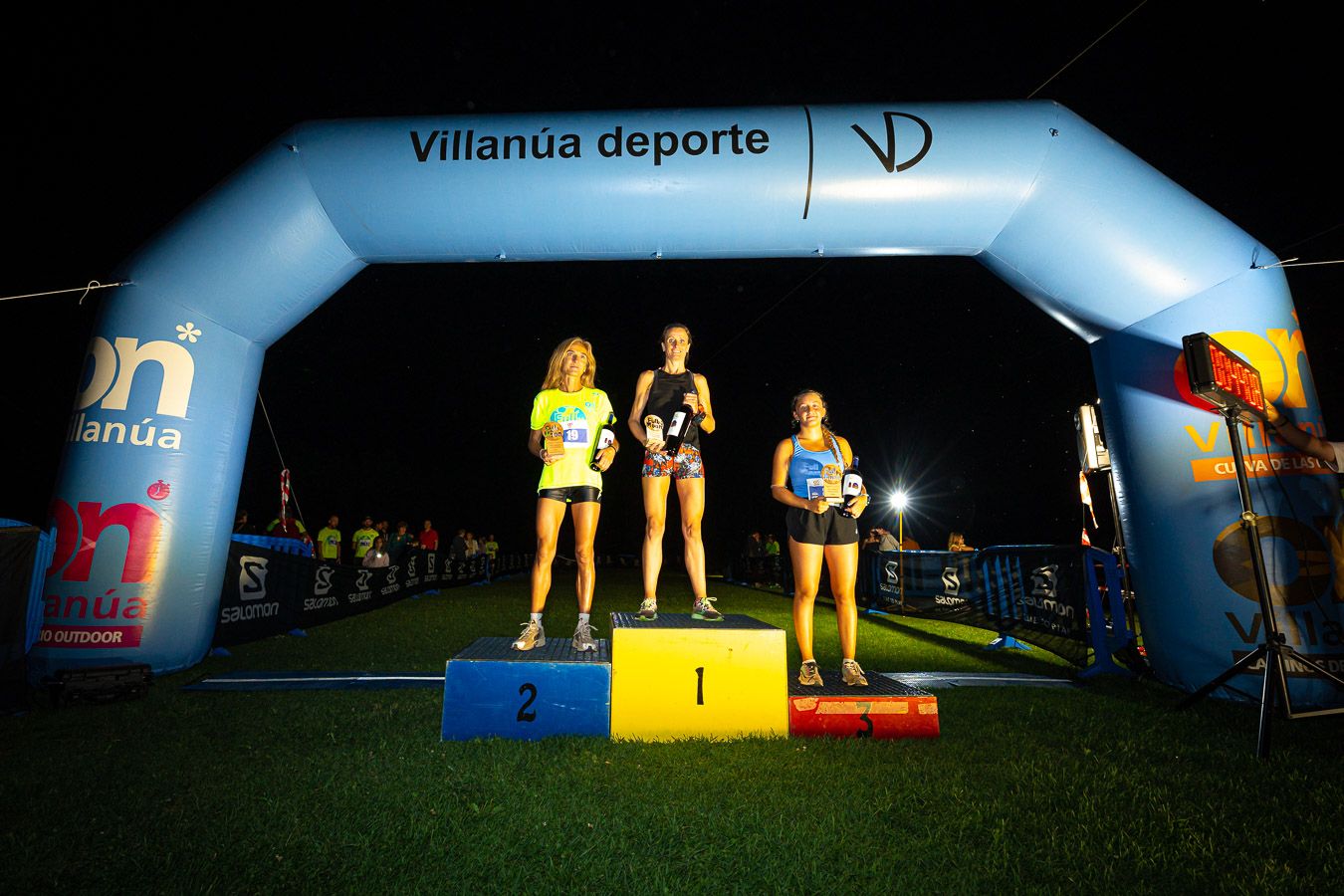 Yolanda Riera Gironza, ganadora; Ana Casares Polo, segunda, y Gala Ortega Ortín, tercera. Foto Yhabril Moro