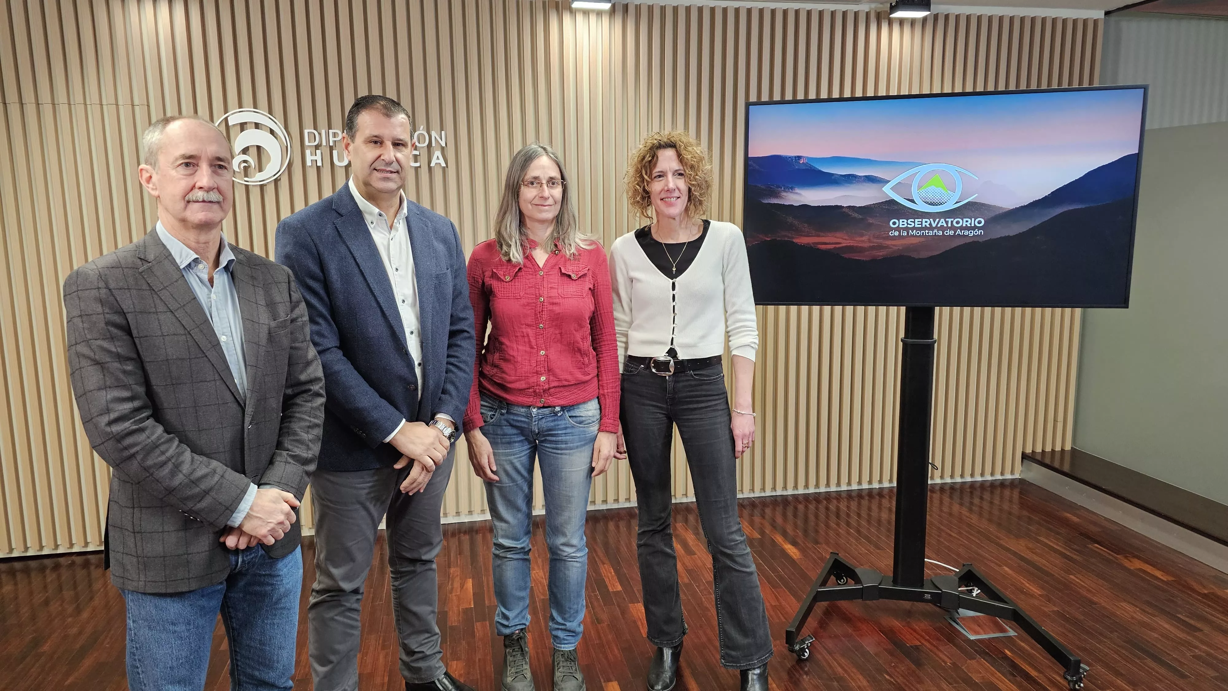 Miguel Ángel Clavero, Sergio Serra, Marta Ferrer e Inés Dewulf en la presentación del Estudio de Impacto del Turismo Activo