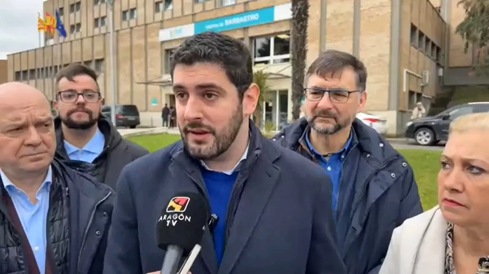 Alejandro Nolasco con dirigentes de VOX