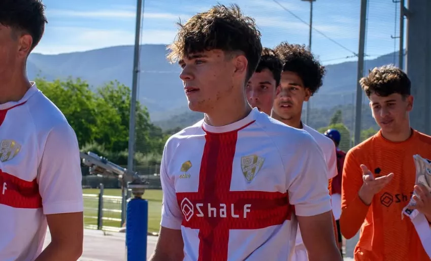 Álex Fita, en un partido con el Juvenil. "Álex Fita es un portento físico, tiene una buena base técnica y margen de mejora"