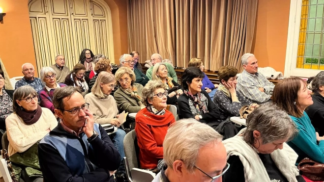 El público ha abarrotado el IEA. Foto Mercedes Manterola El público ha abarrotado el IEA. Foto Mercedes Manterola