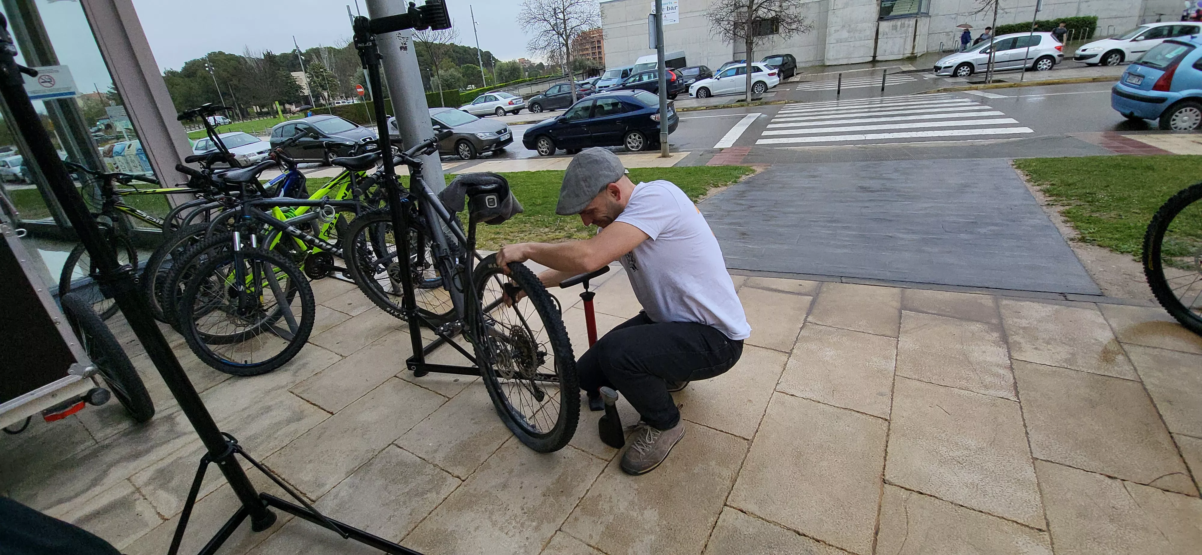 Celebración en el campus de Huesca de "Jueves a Piñón" con La Ciclería. Foto Mercedes Manterola