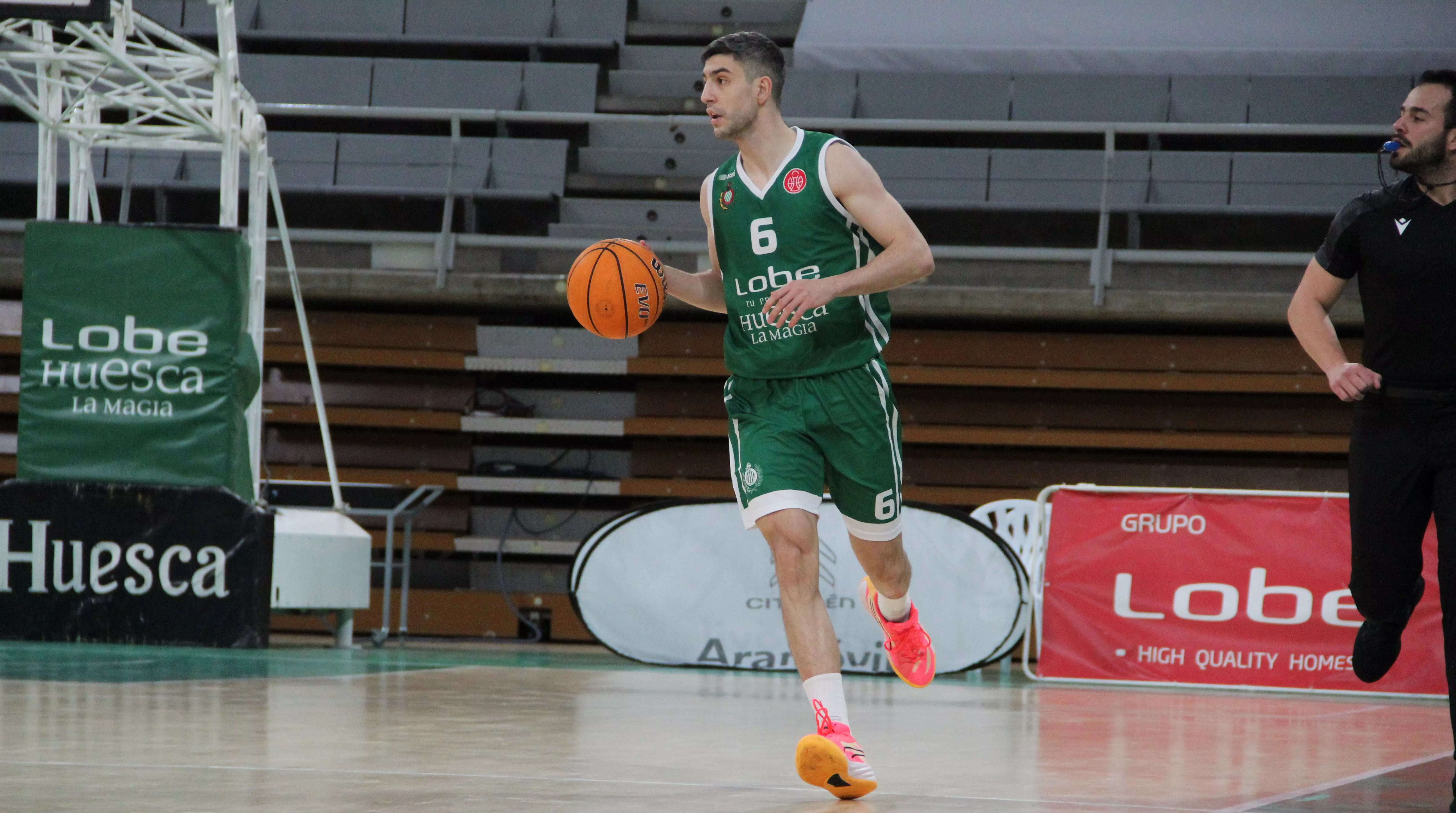 Marín, un sevillano con mucho arte en Huesca: "El Palacio es lo que nos ha mantenido con vida"