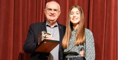 Luis Casáus, con el premio en Alfajarín