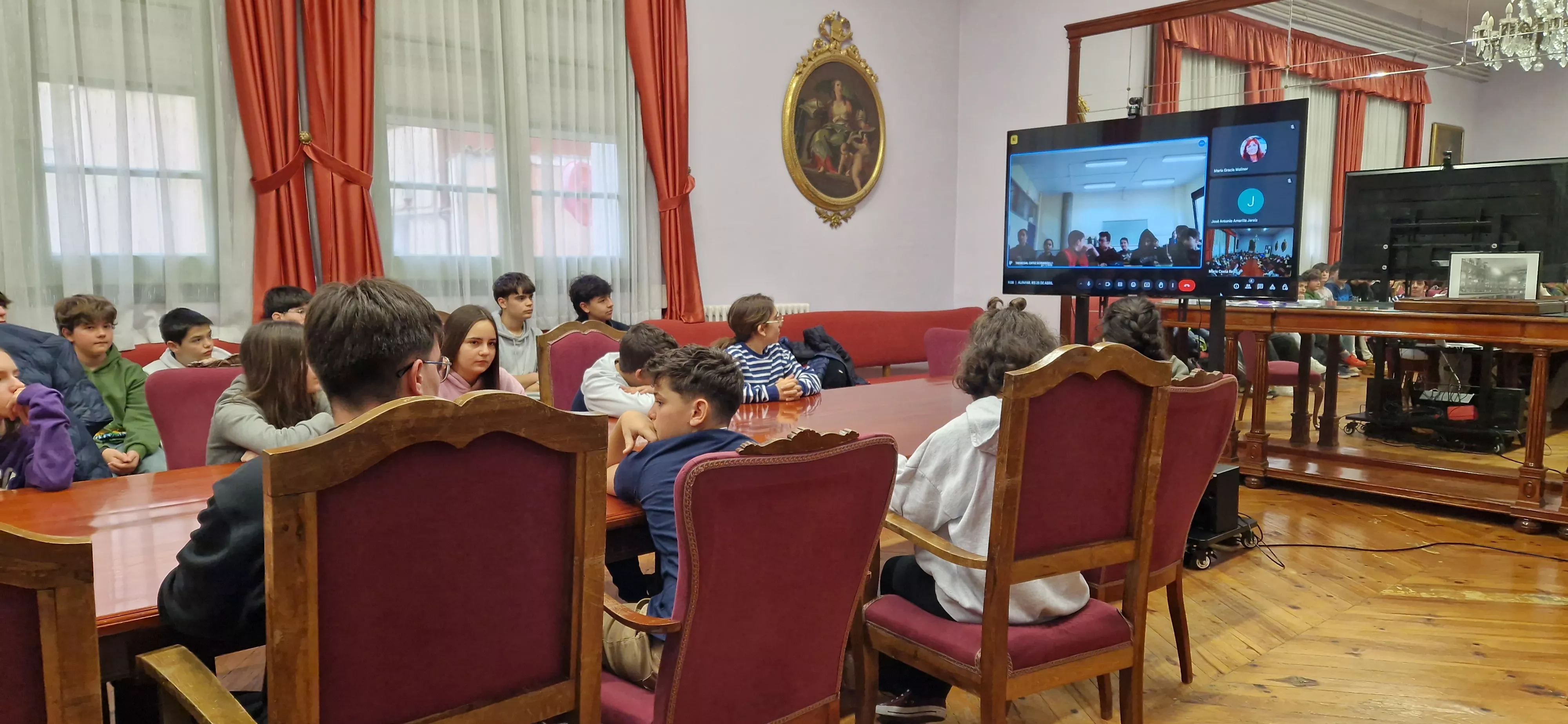 Videoconferencia del IES Ramón y Cajal con el 25 de abril de Alfafar. Foto Myriam Martínez