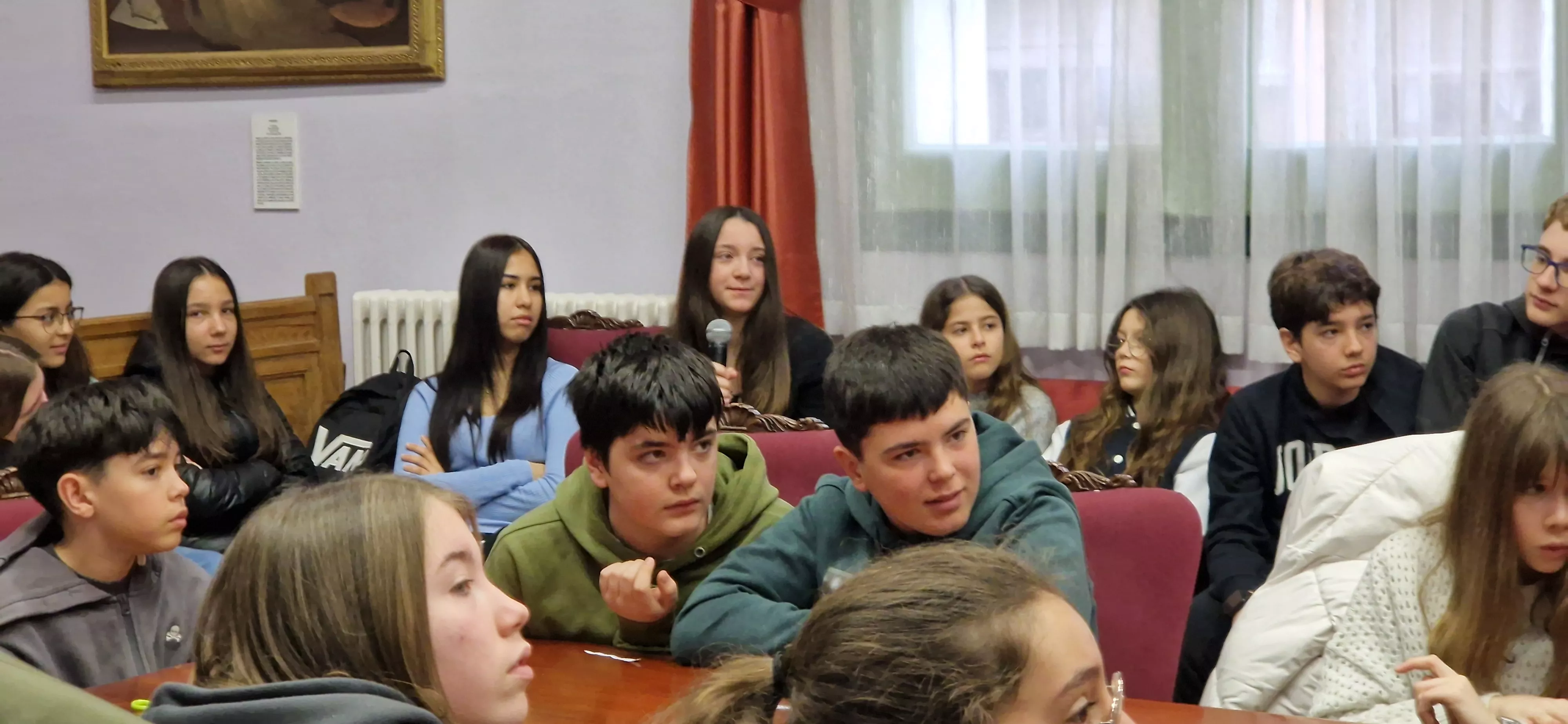 Videoconferencia del IES Ramón y Cajal con el 25 de abril de Alfafar. Foto Myriam Martínez