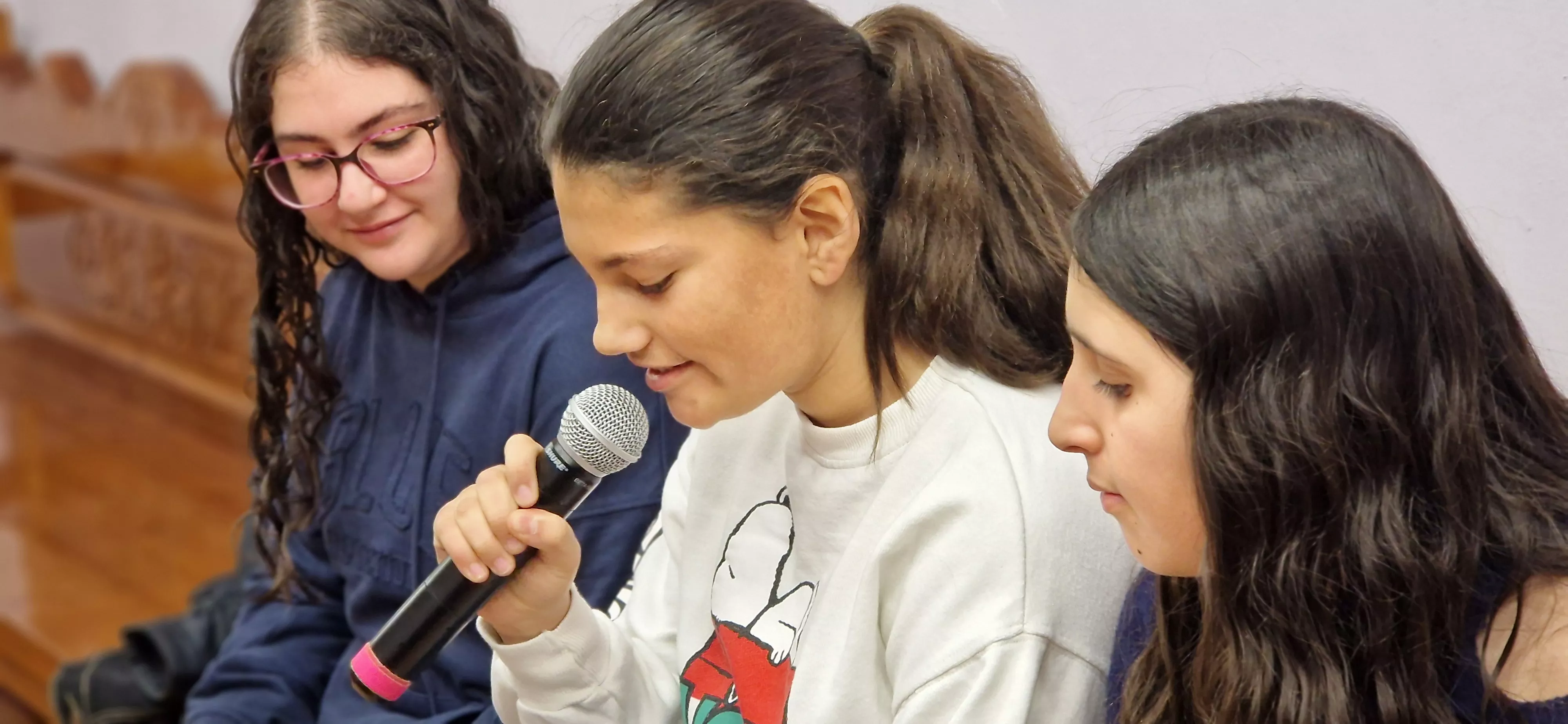 Videoconferencia del IES Ramón y Cajal con el 25 de abril de Alfafar. Foto Myriam Martínez