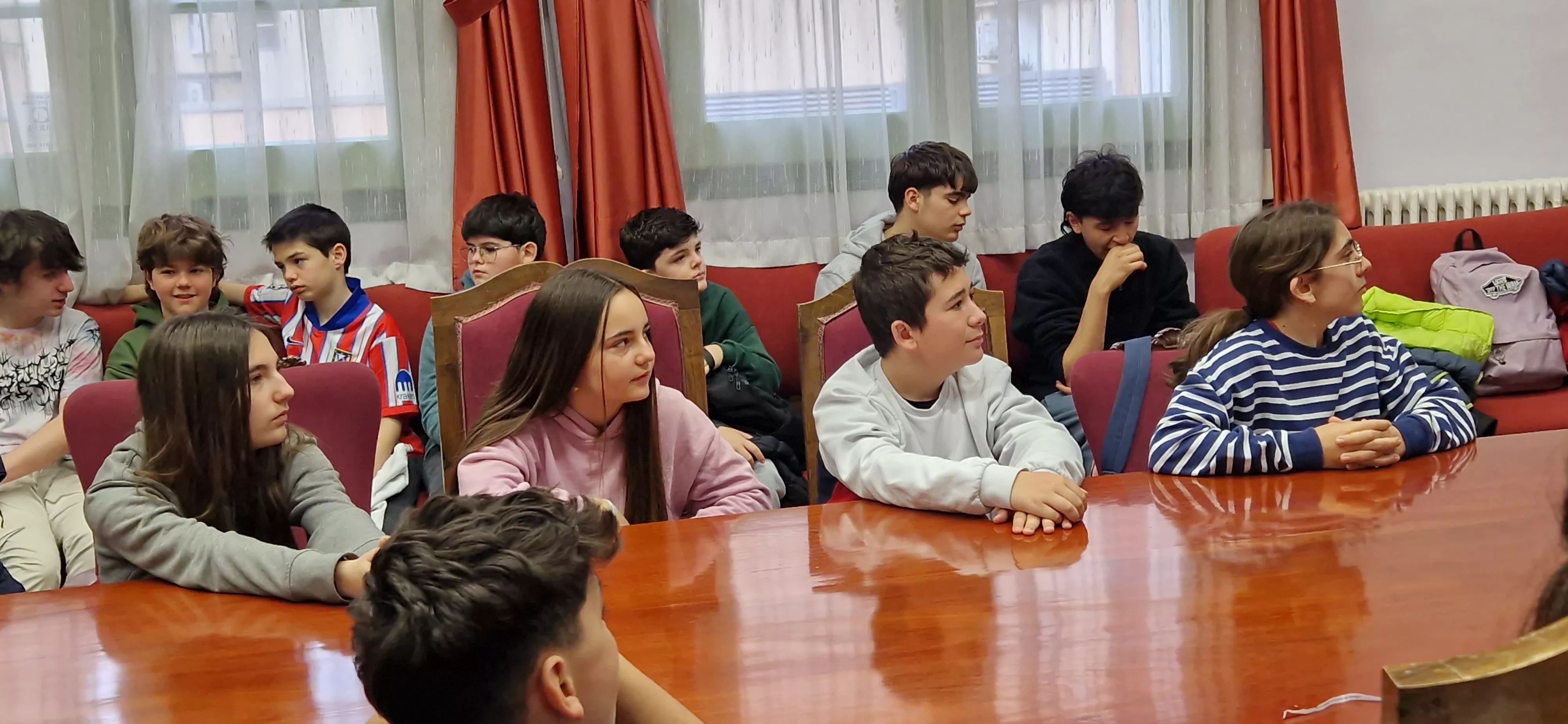 Videoconferencia del IES Ramón y Cajal con el 25 de abril de Alfafar. Foto Myriam Martínez