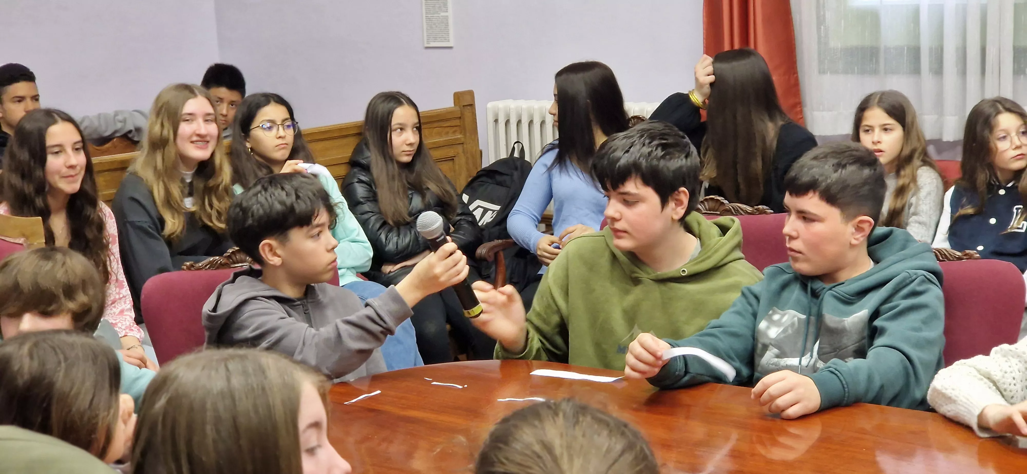 Videoconferencia del IES Ramón y Cajal con el 25 de abril de Alfafar. Foto Myriam Martínez