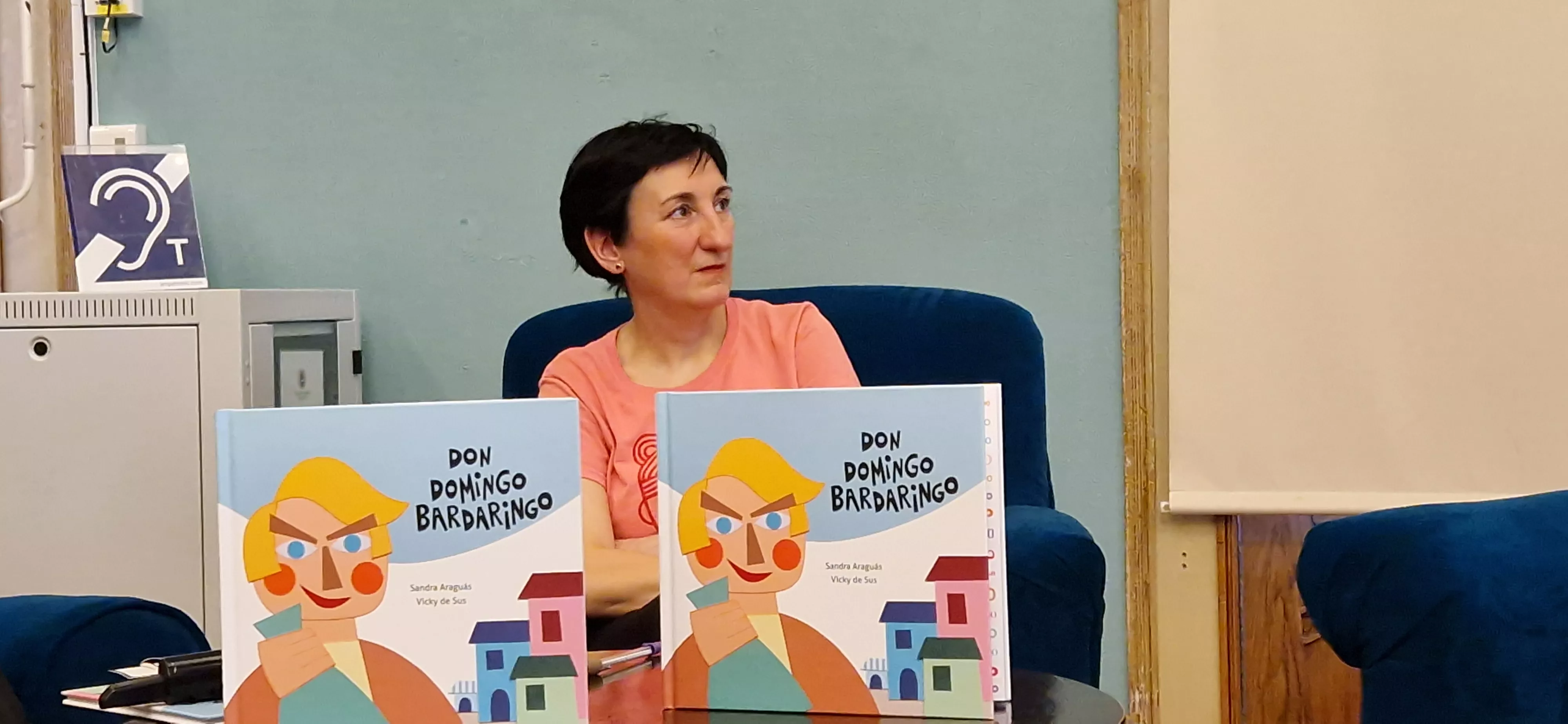 Vicky de Sus, presentando el álbum ilustrado Don Domingo Bardaringo. Foto Myriam Martínez