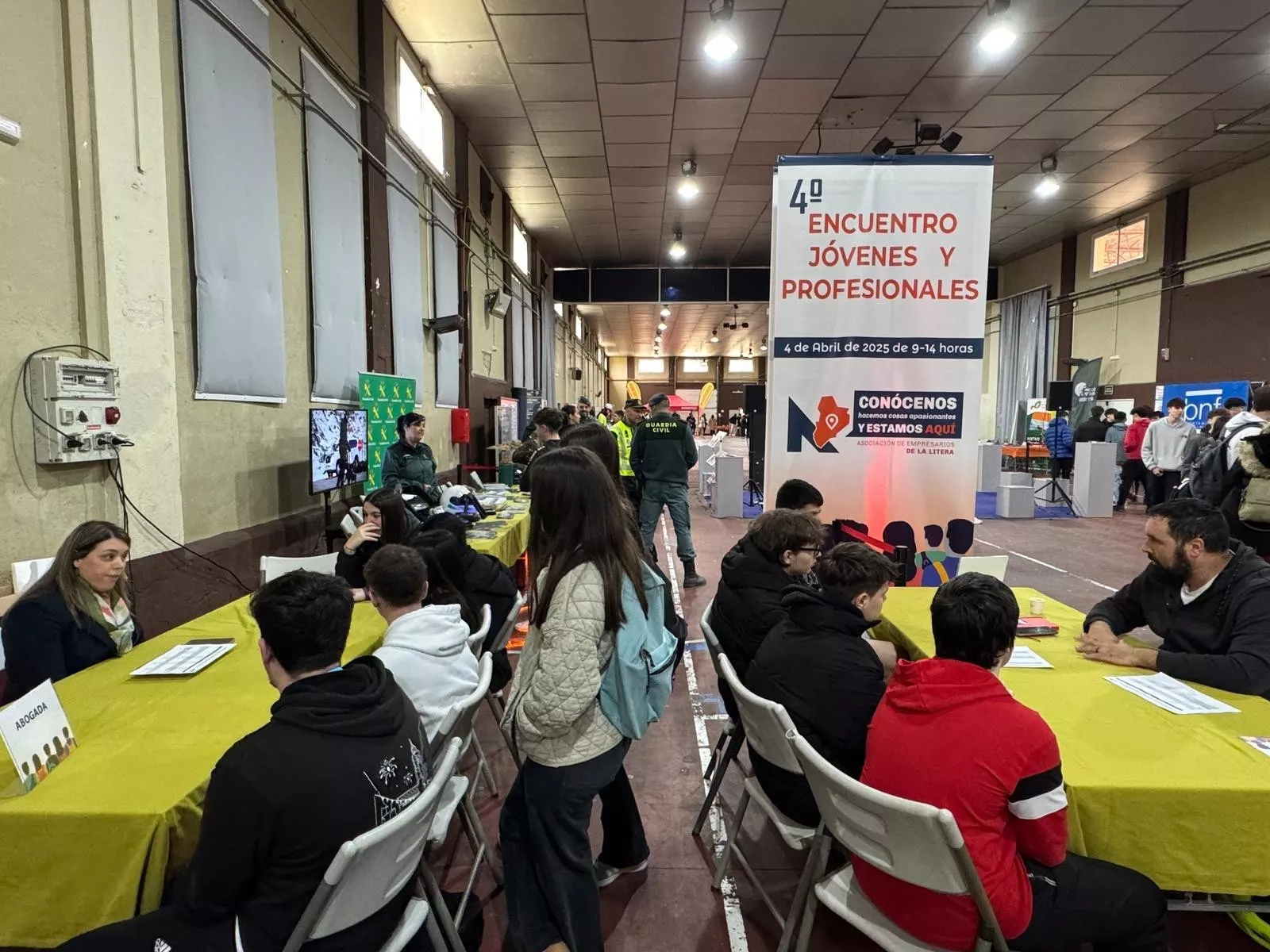 Espacio de entrevistas entre alumnos y profesionales