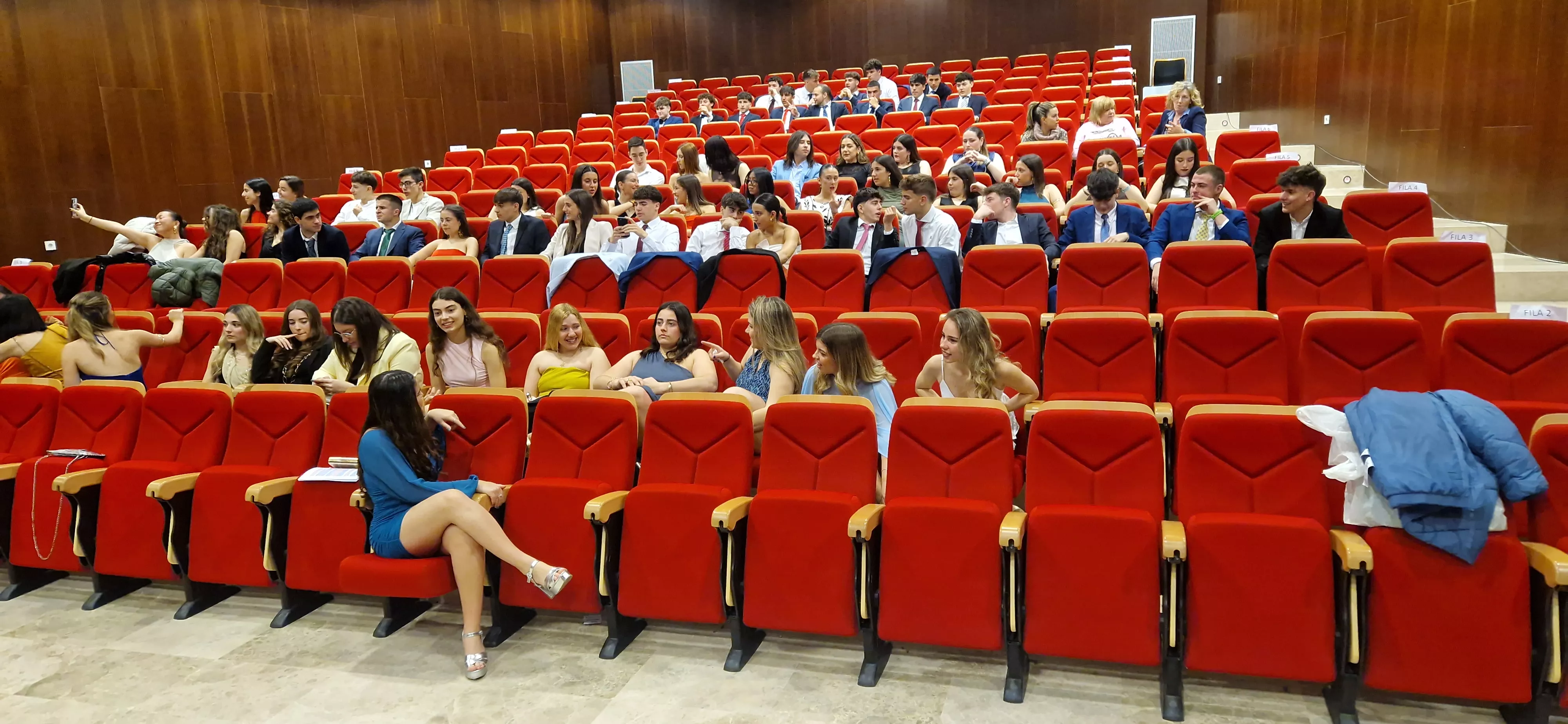 Fiesta anual del Colegio Mayor Universitario 'Ramón Acín'. Foto Myriam Martínez