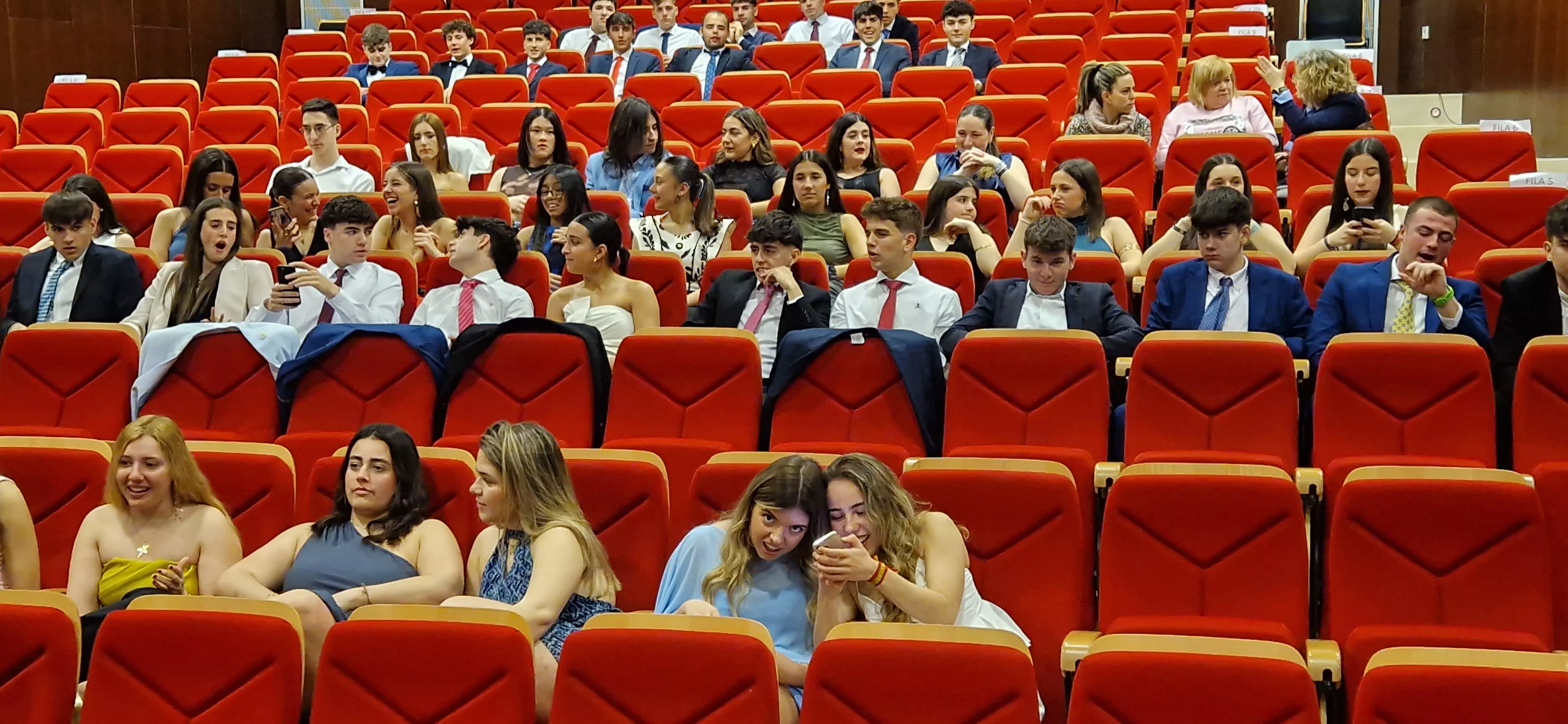 Fiesta anual del Colegio Mayor Universitario 'Ramón Acín'. Foto Myriam Martínez