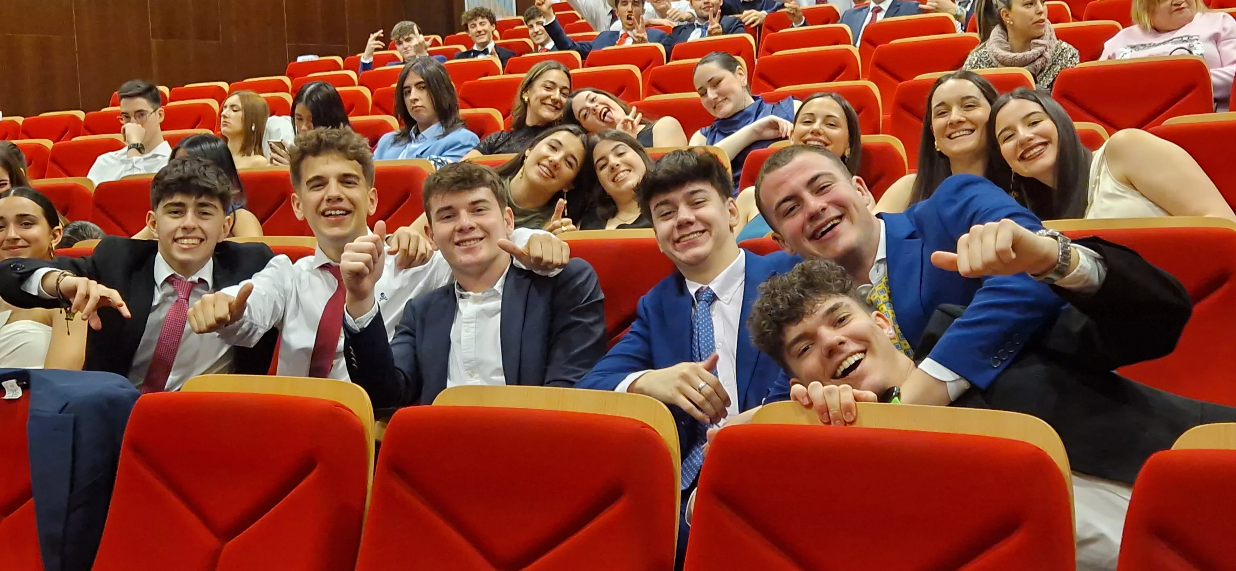 Fiesta anual del Colegio Mayor Universitario 'Ramón Acín'. Foto Myriam Martínez