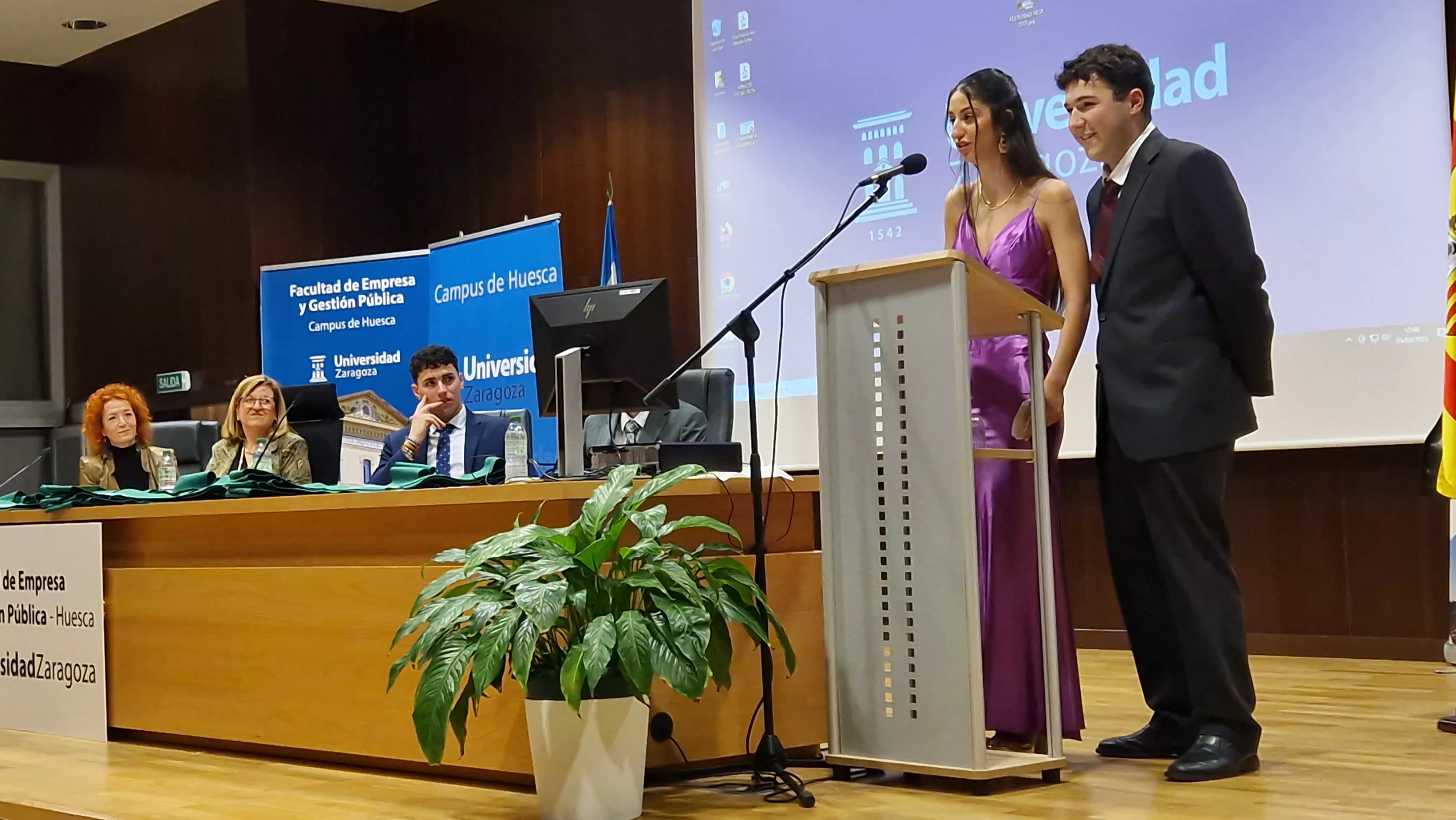 Alba Obispo.  Fiesta anual del Colegio Mayor Universitario 'Ramón Acín'. Foto Myriam Martínez