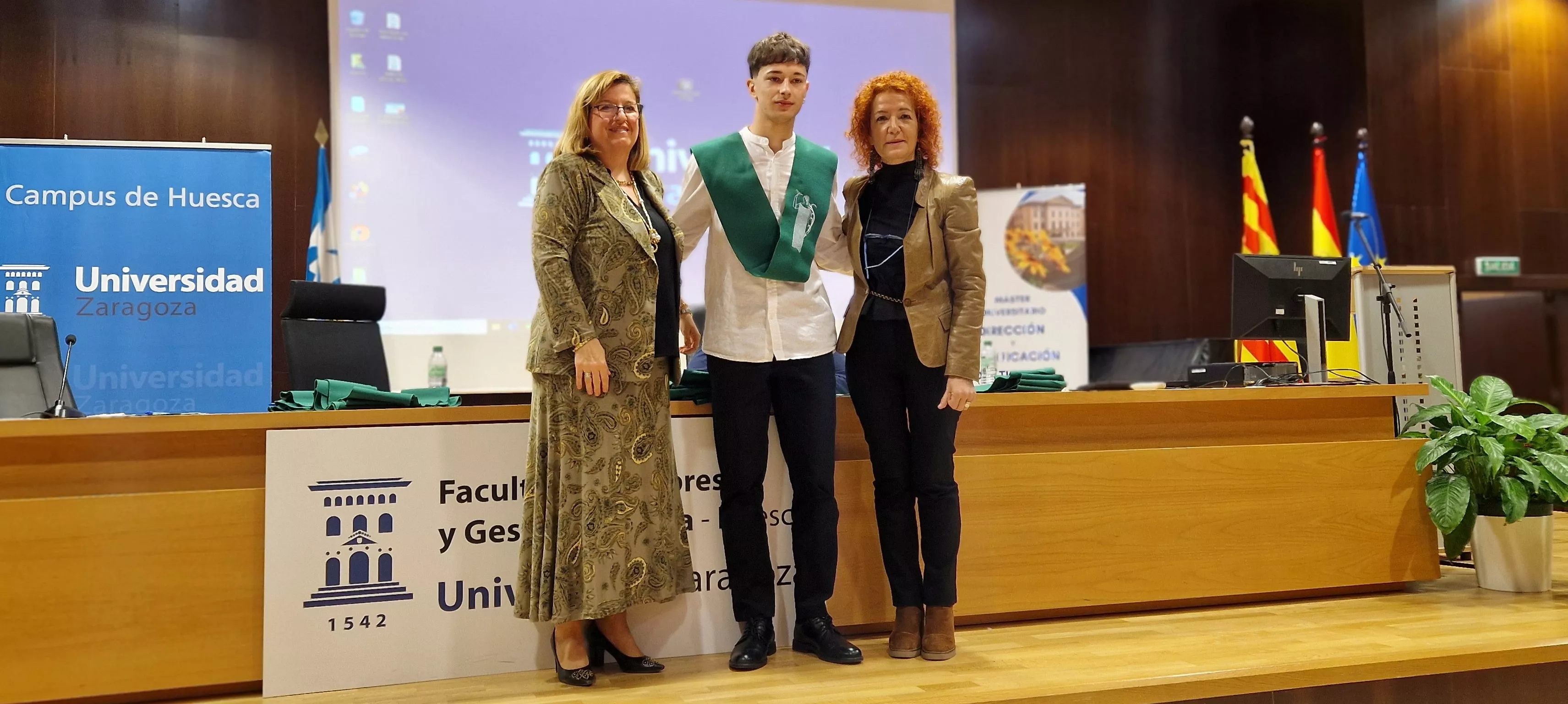 Fiesta anual del Colegio Mayor Universitario 'Ramón Acín'. Foto Myriam Martínez