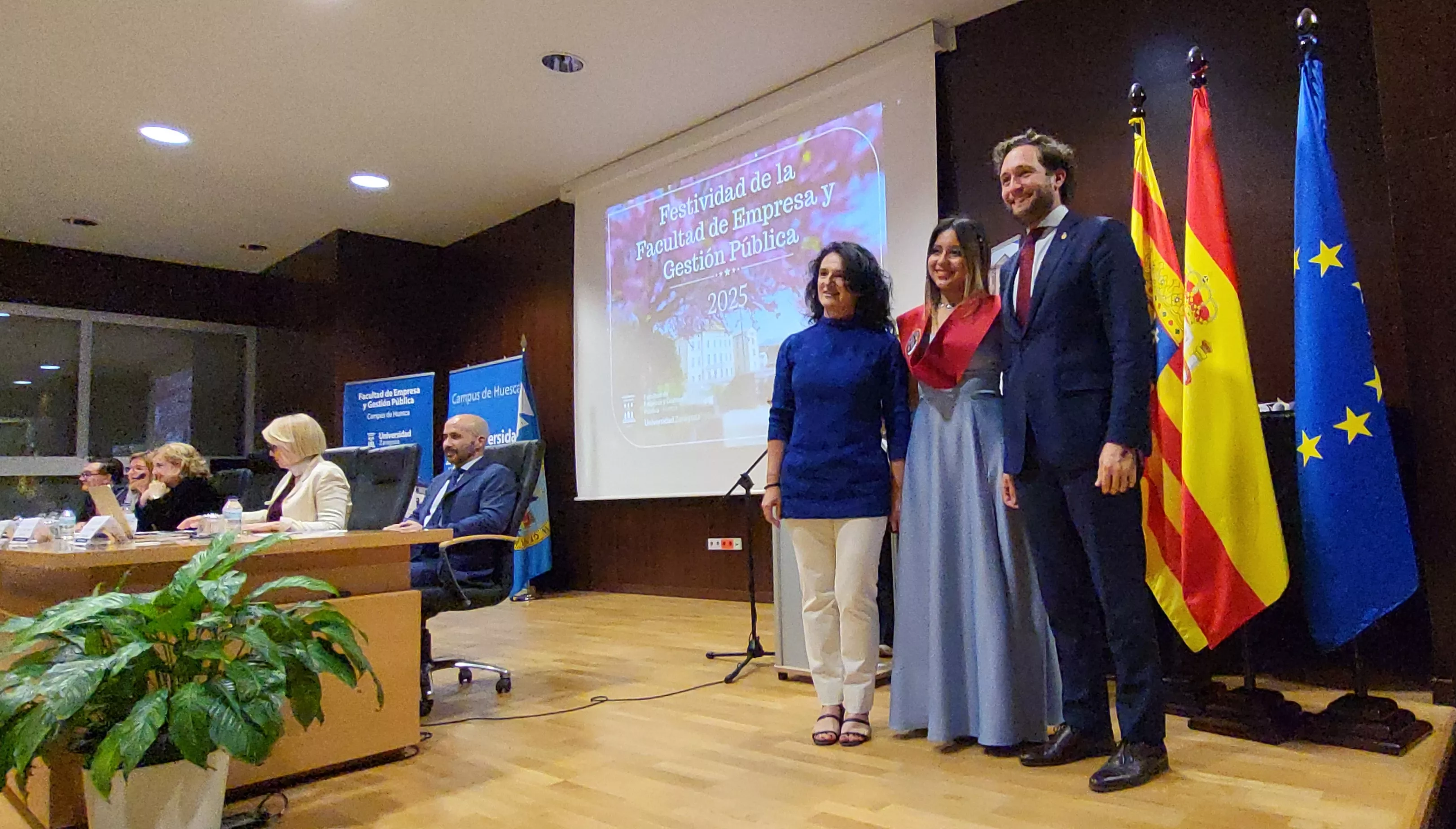 Acto de graduación de la Facultad de Empresa y Gestión Pública de Huesca 2025. Foto Mercedes Manterola