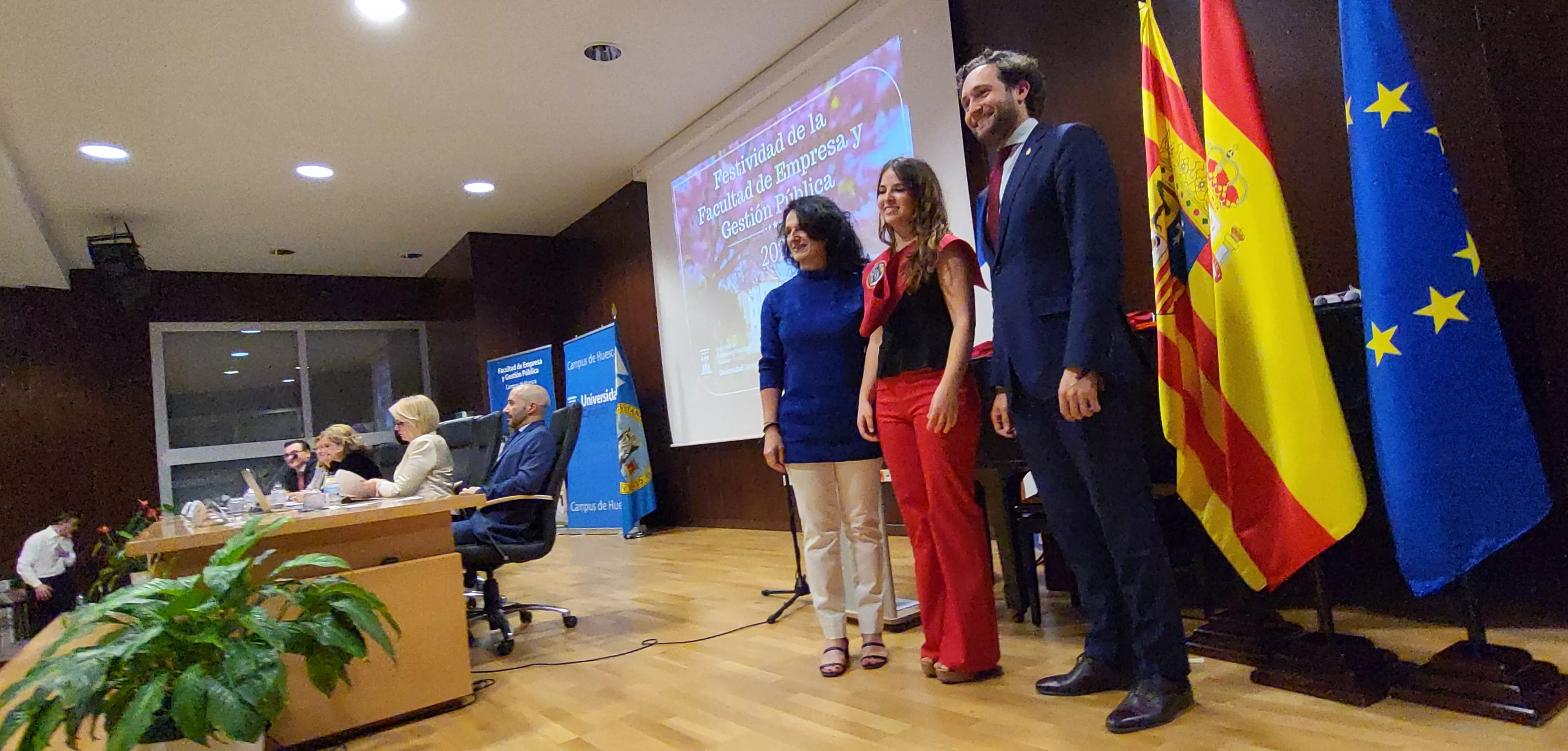 Acto de graduación de la Facultad de Empresa y Gestión Pública de Huesca 2025. Foto Mercedes Manterola