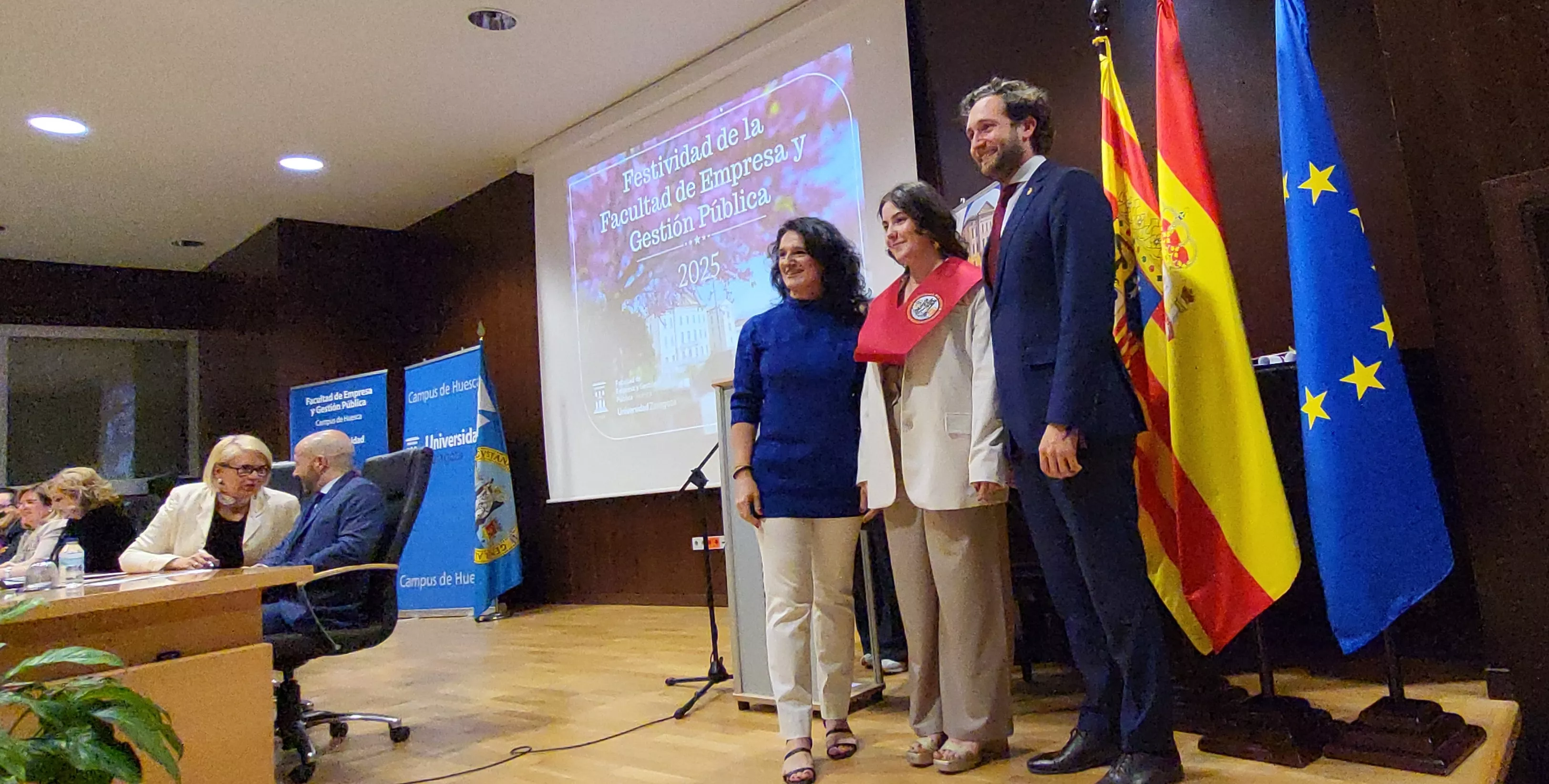 Acto de graduación de la Facultad de Empresa y Gestión Pública de Huesca 2025. Foto Mercedes Manterola