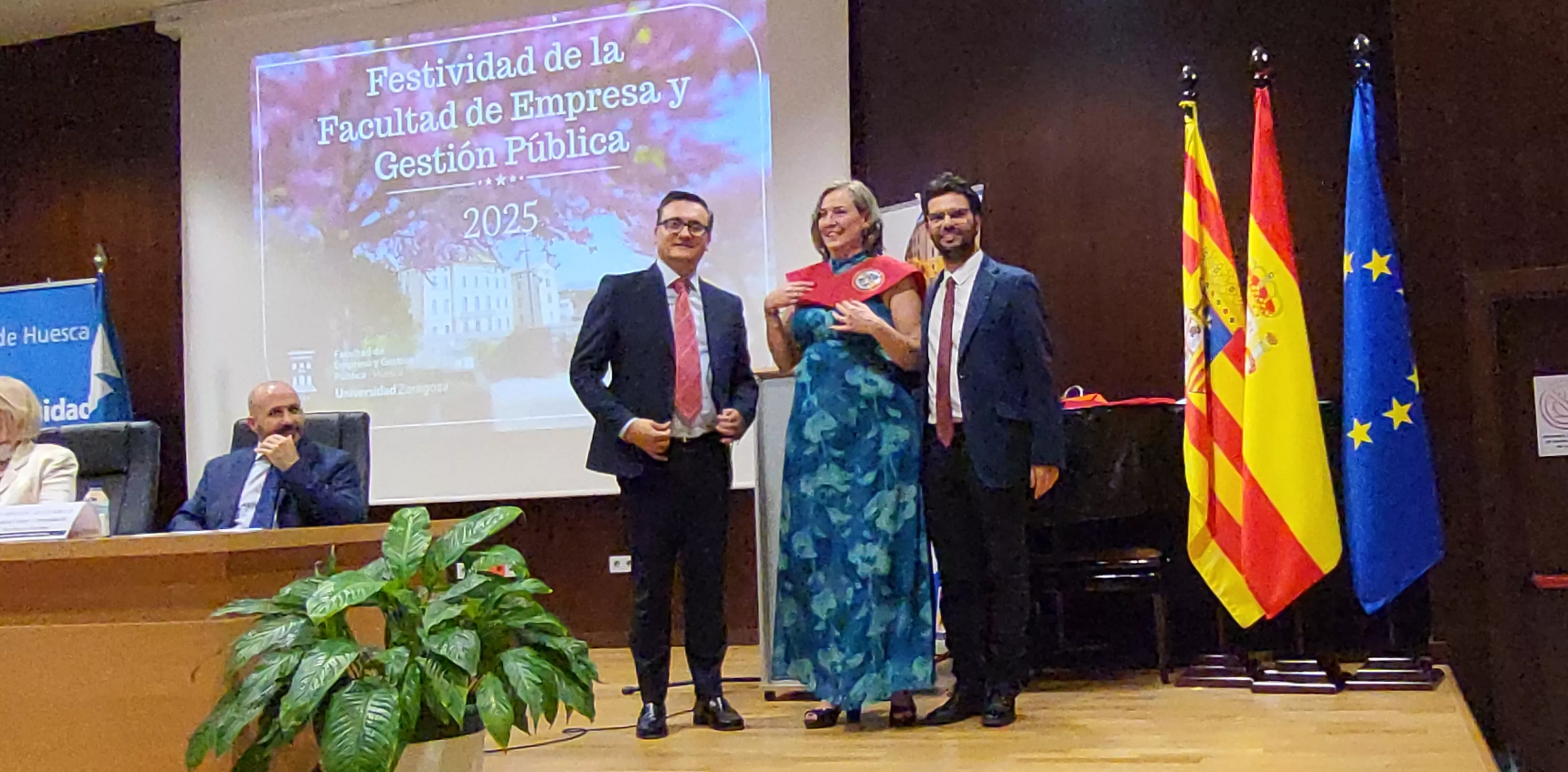 Acto de graduación de la Facultad de Empresa y Gestión Pública de Huesca 2025. Foto Mercedes Manterola