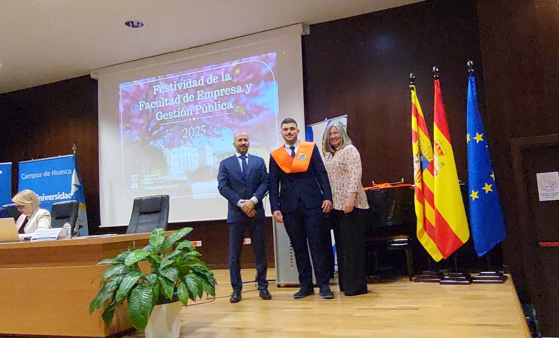 Acto de graduación de la Facultad de Empresa y Gestión Pública de Huesca 2025. Foto Mercedes Manterola
