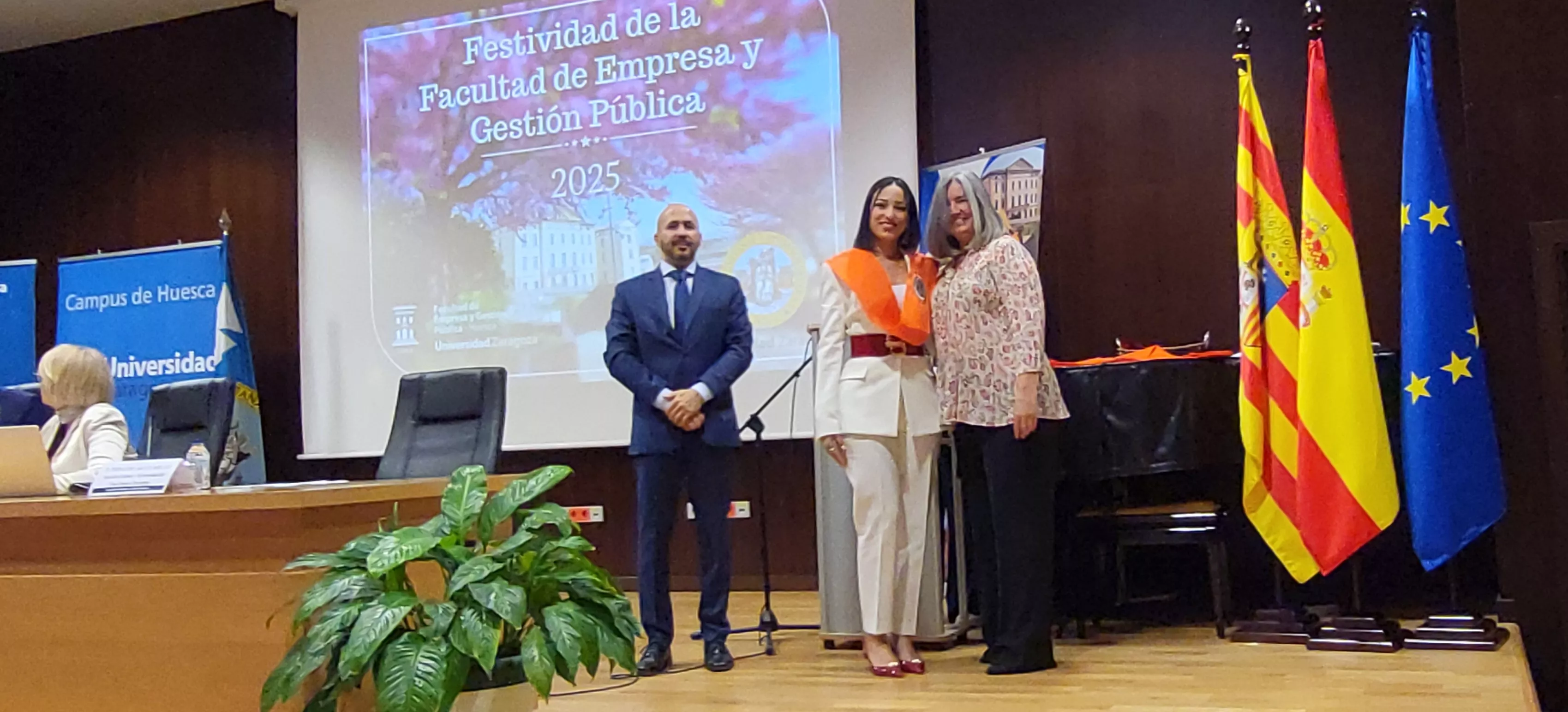 Acto de graduación de la Facultad de Empresa y Gestión Pública de Huesca 2025. Foto Mercedes Manterola