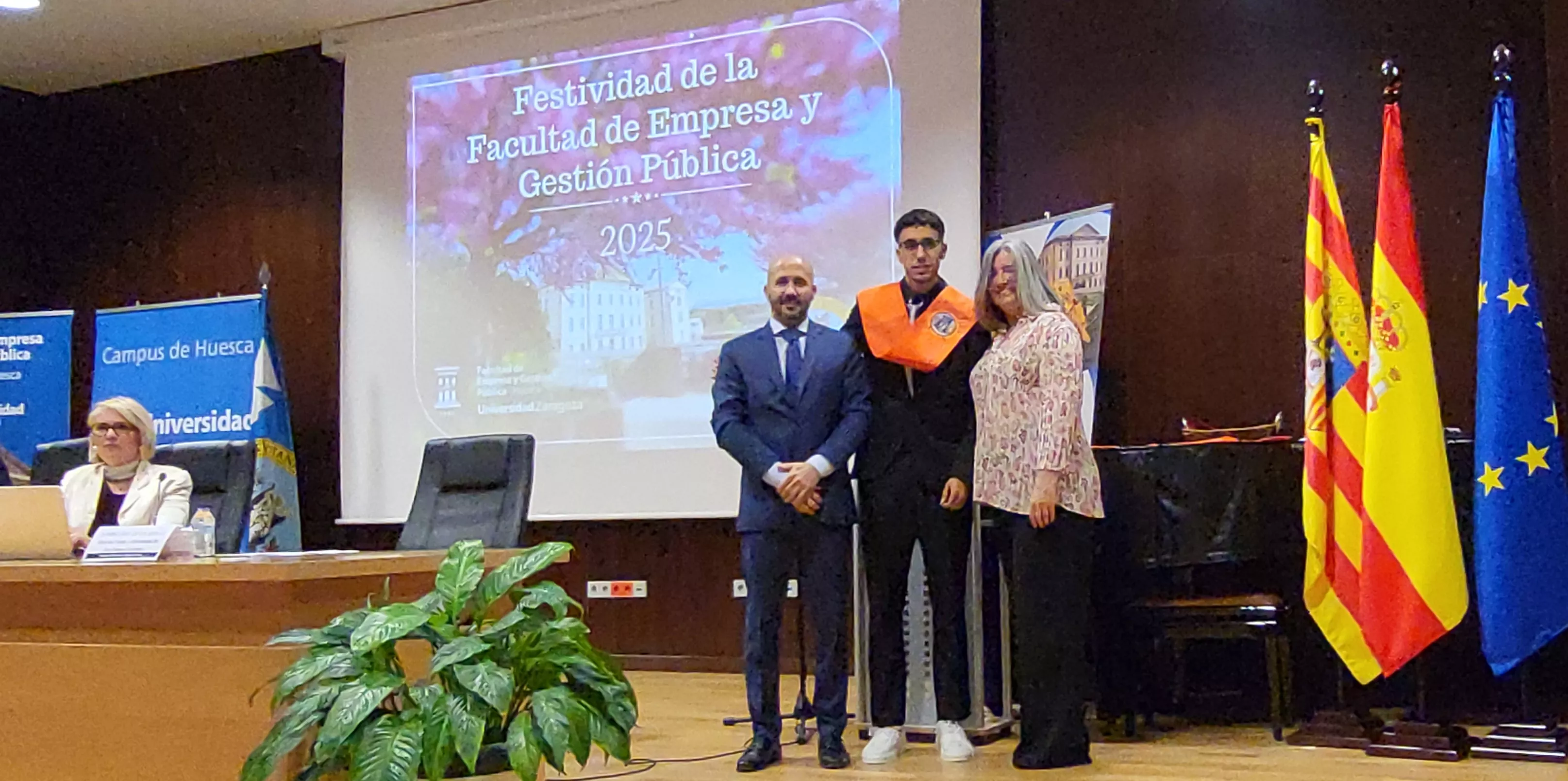 Acto de graduación de la Facultad de Empresa y Gestión Pública de Huesca 2025. Foto Mercedes Manterola