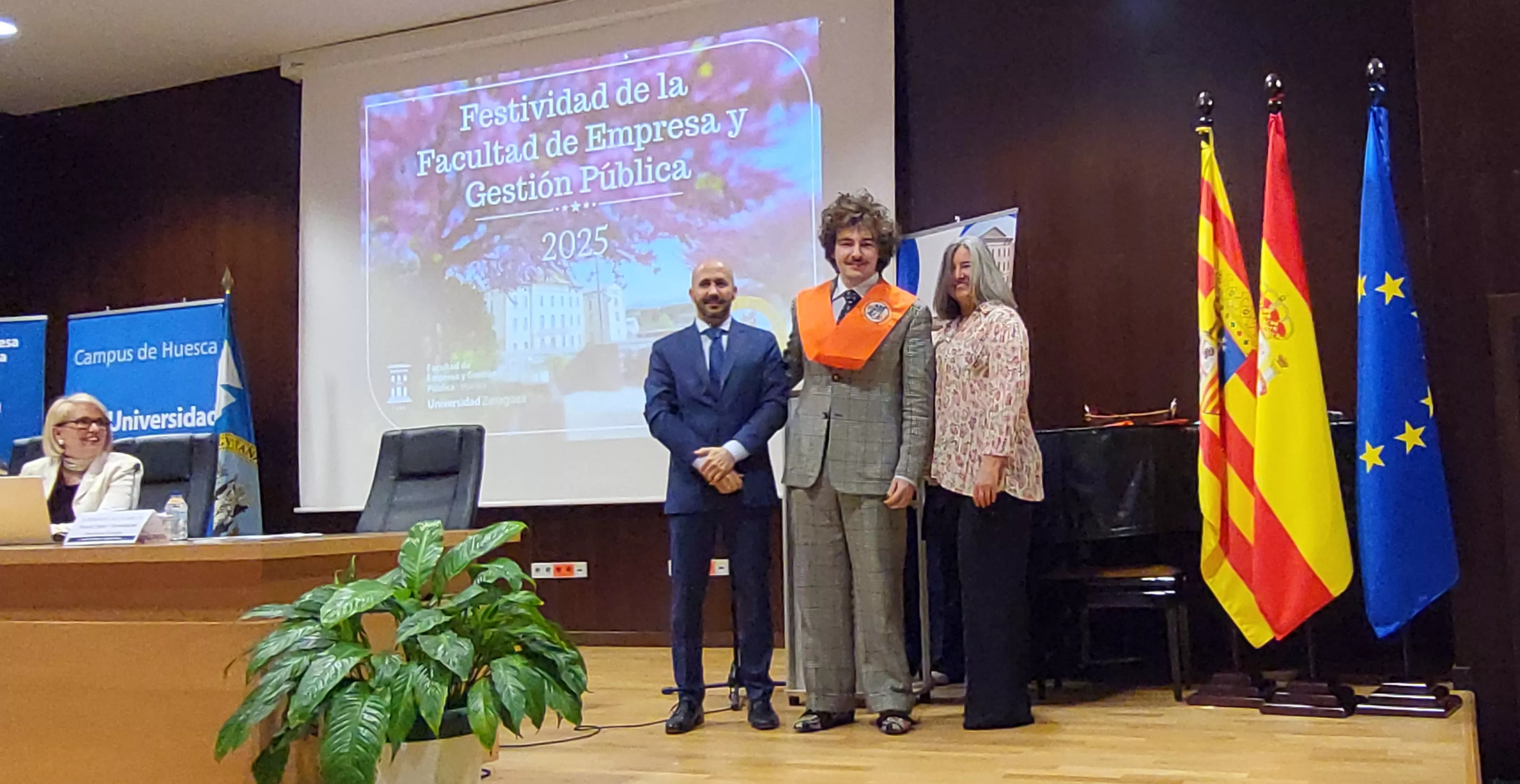 Acto de graduación de la Facultad de Empresa y Gestión Pública de Huesca 2025. Foto Mercedes Manterola