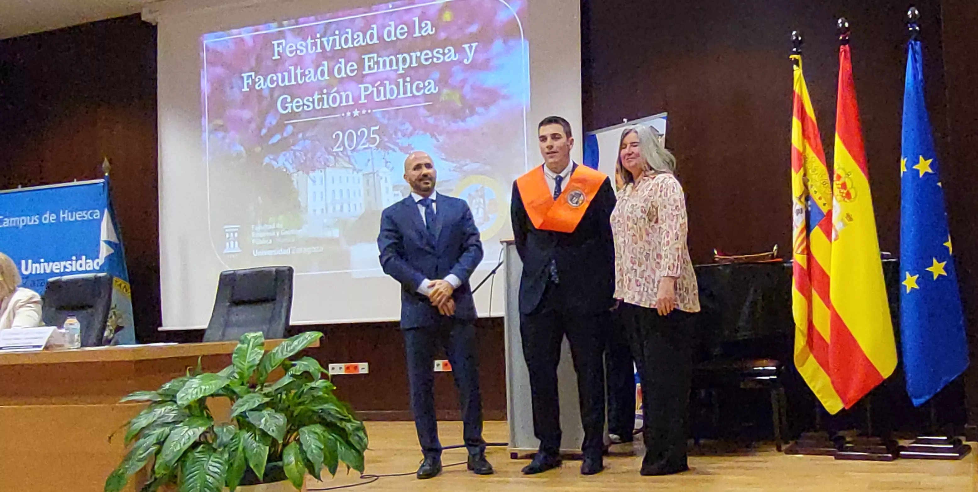Acto de graduación de la Facultad de Empresa y Gestión Pública de Huesca 2025. Foto Mercedes Manterola