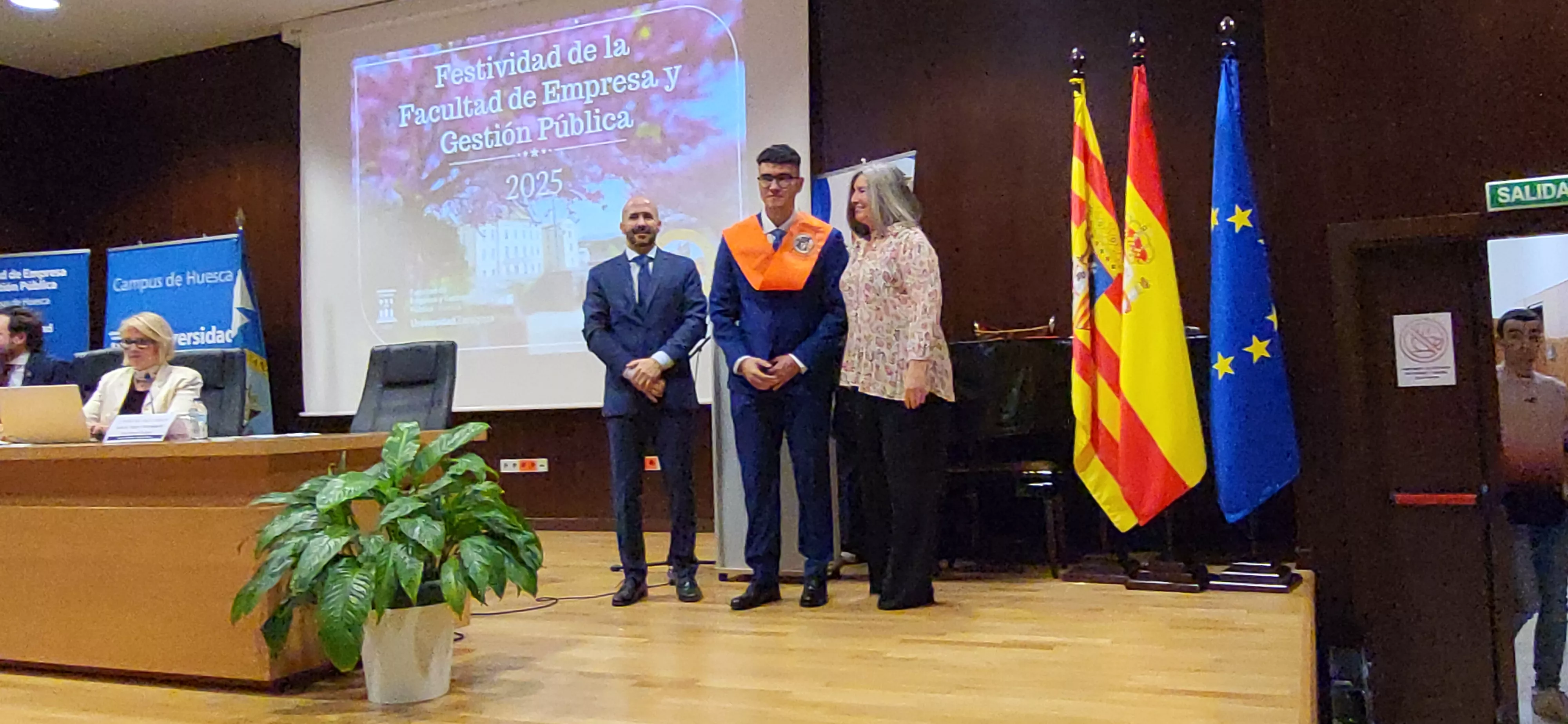 Acto de graduación de la Facultad de Empresa y Gestión Pública de Huesca 2025. Foto Mercedes Manterola