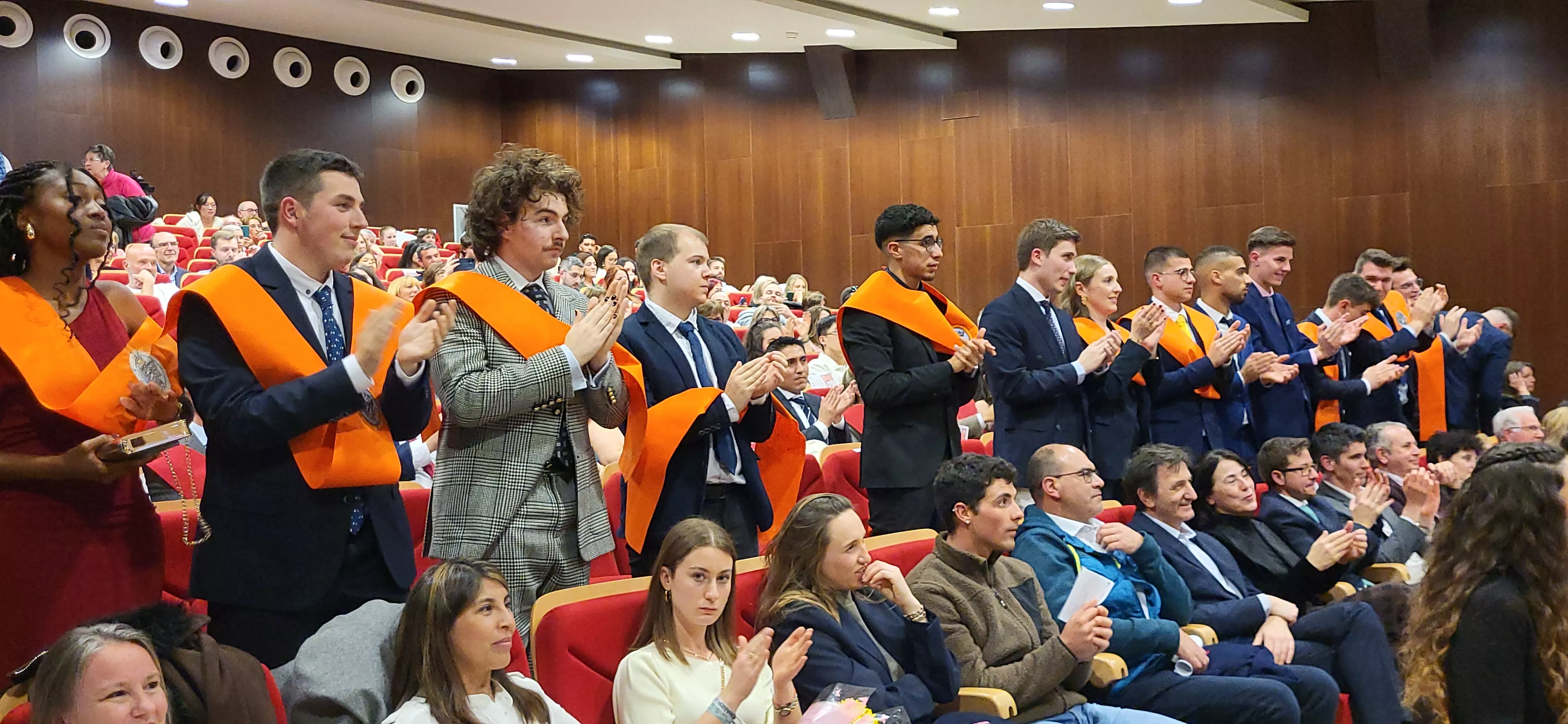 Acto de graduación de la Facultad de Empresa y Gestión Pública de Huesca 2025. Foto Mercedes Manterola