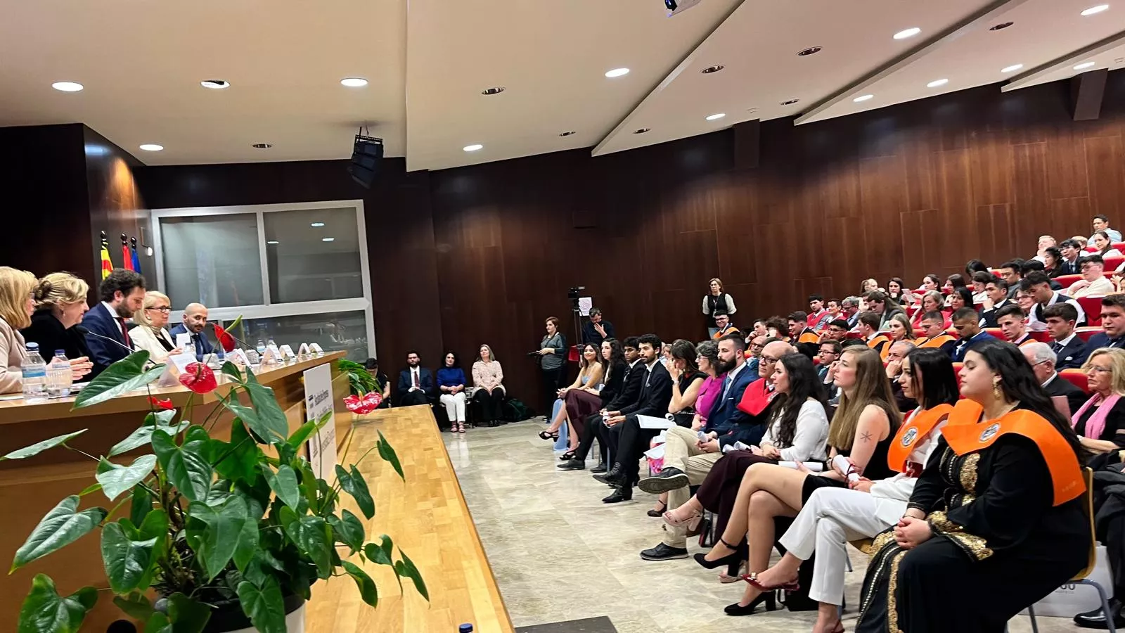 Acto de graduación de la Facultad de Empresa y Gestión Pública de Huesca 2025. Foto Mercedes Manterola