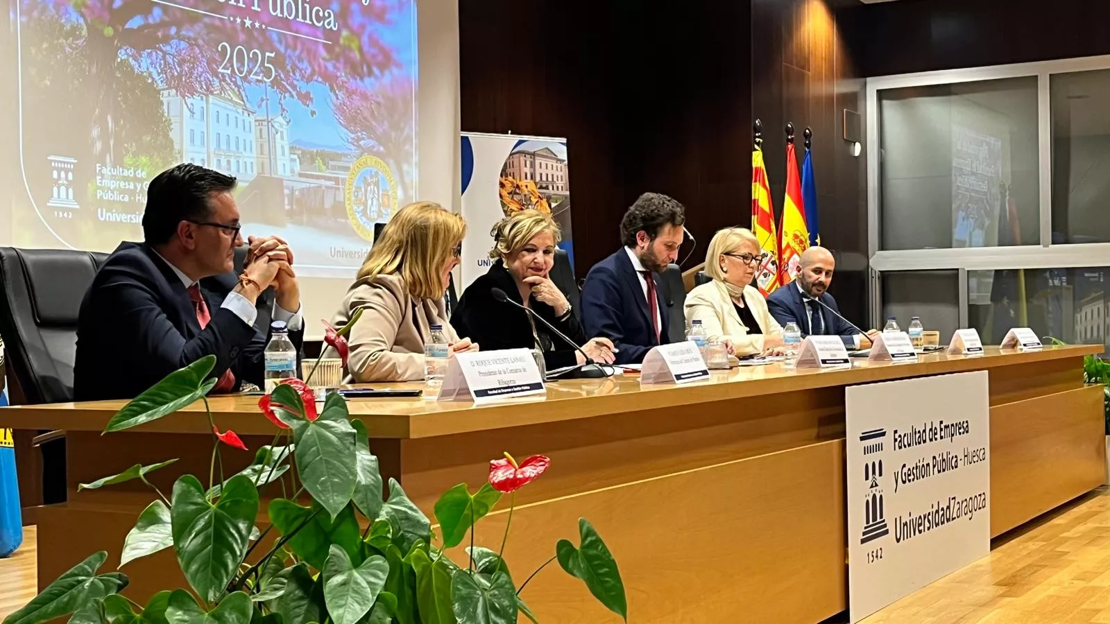 Acto de graduación de la Facultad de Empresa y Gestión Pública de Huesca 2025. Foto Mercedes Manterola