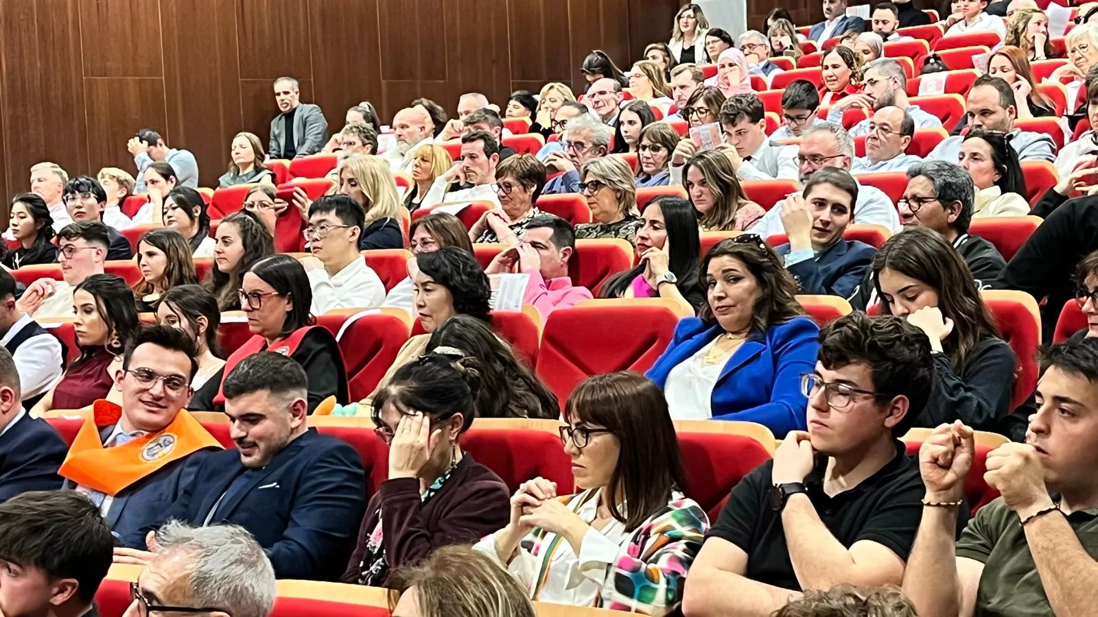 Acto de graduación de la Facultad de Empresa y Gestión Pública de Huesca 2025. Foto Mercedes Manterola