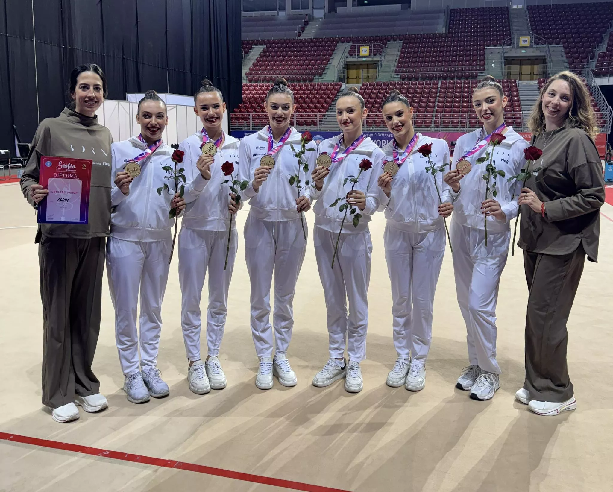 El conjunto español con la medalla de oro de la clasificación general.
