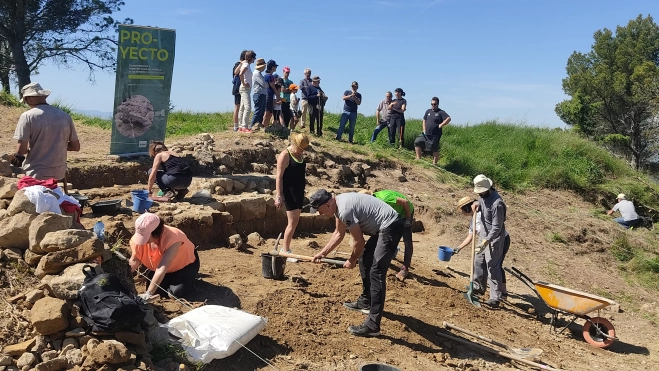 Trabajos y visita guiada al yacimiento.
