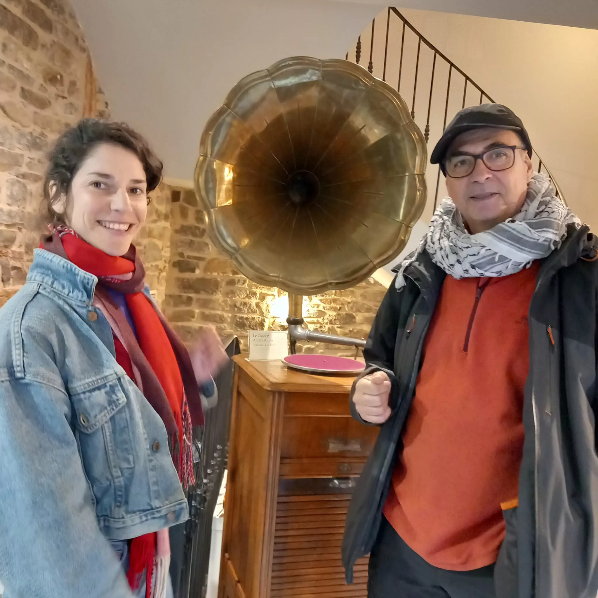 Claire Second y Juan Luis de No.