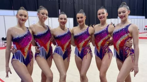 El ejercicio mixto le ha dado el oro a España. El ejercicio mixto le ha dado el oro a España.