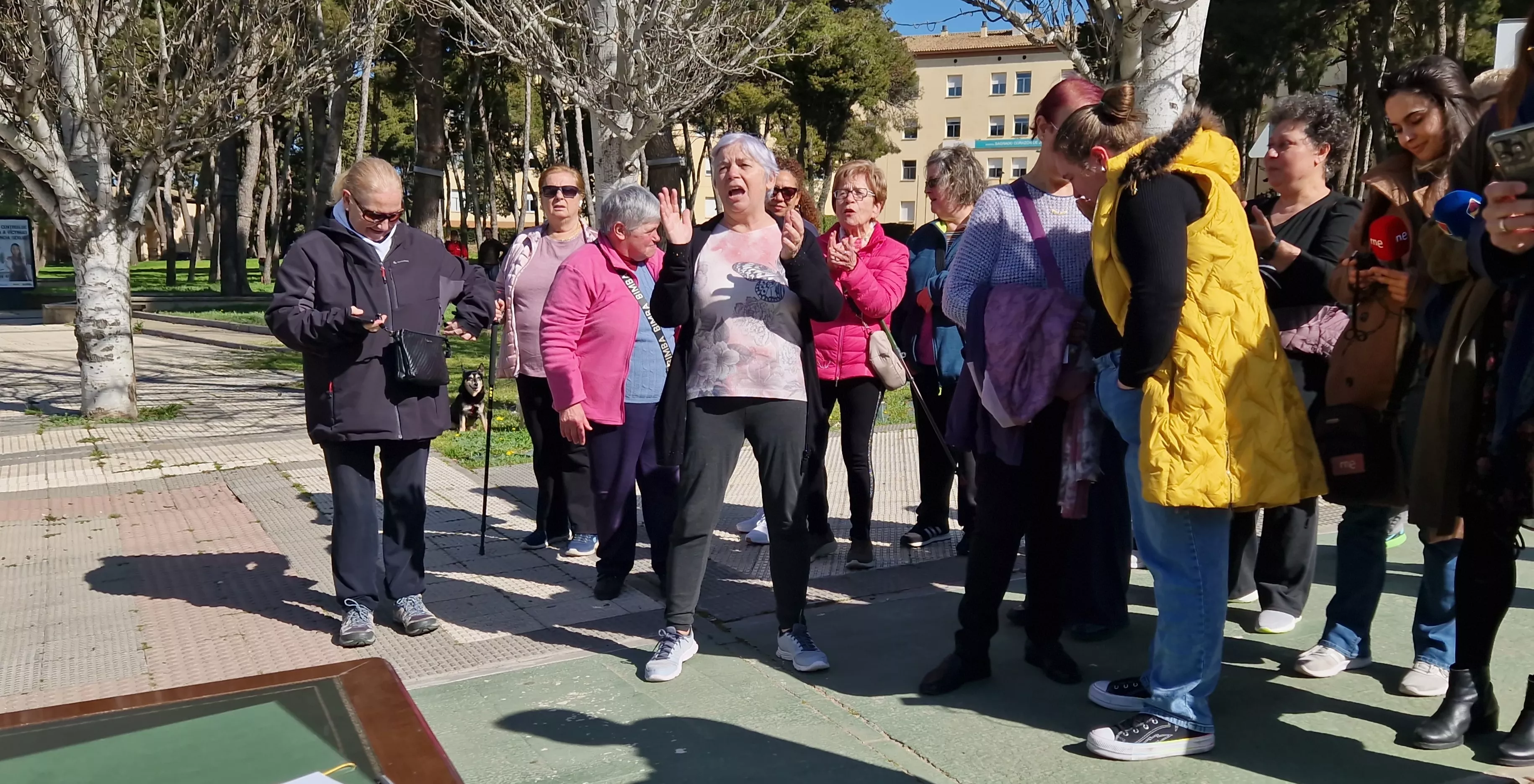  Reapertura de la pasarela sobre el río Isuela. Foto Myriam Martínez 