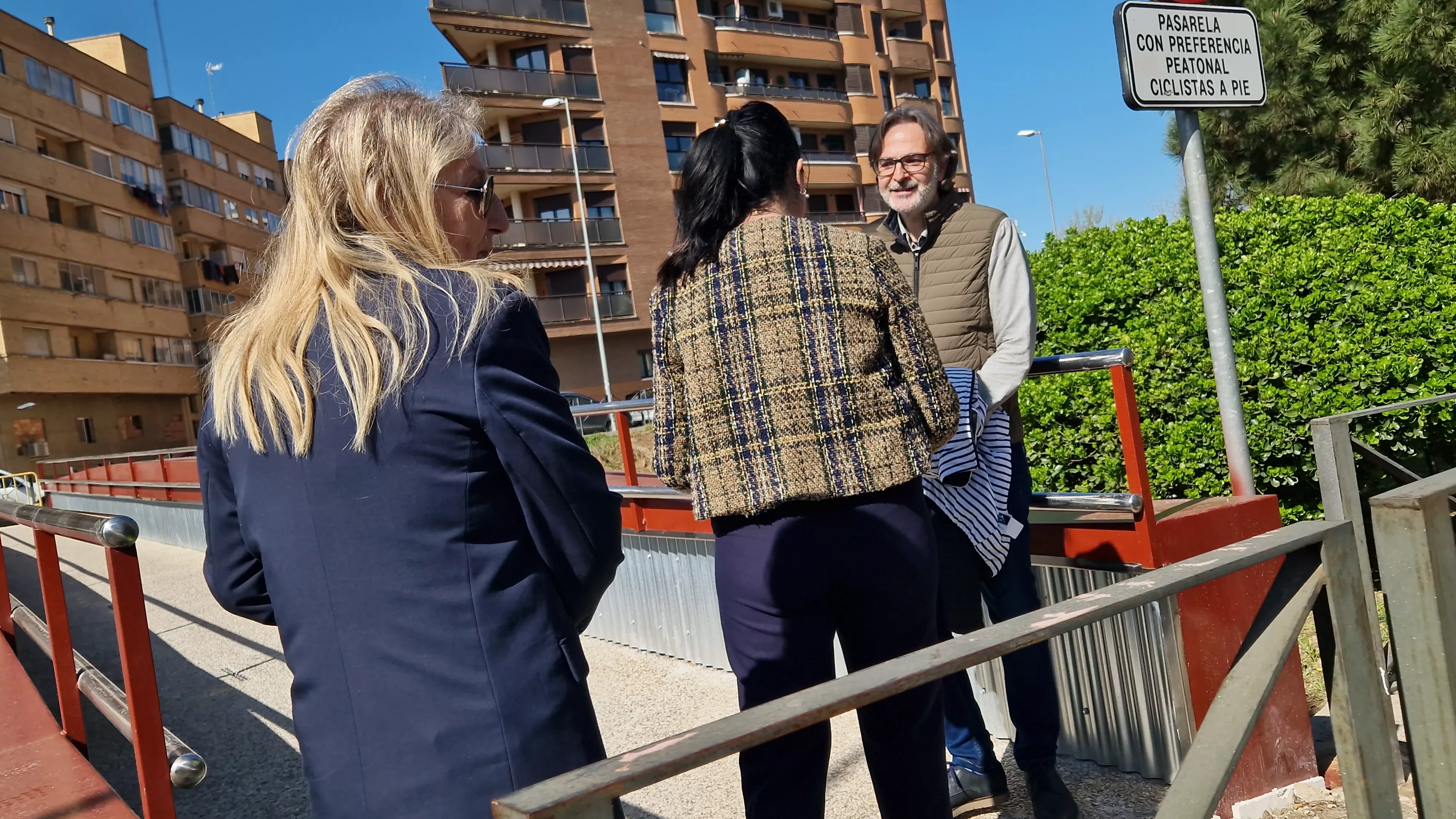  Reapertura de la pasarela sobre el río Isuela. Foto Myriam Martínez 