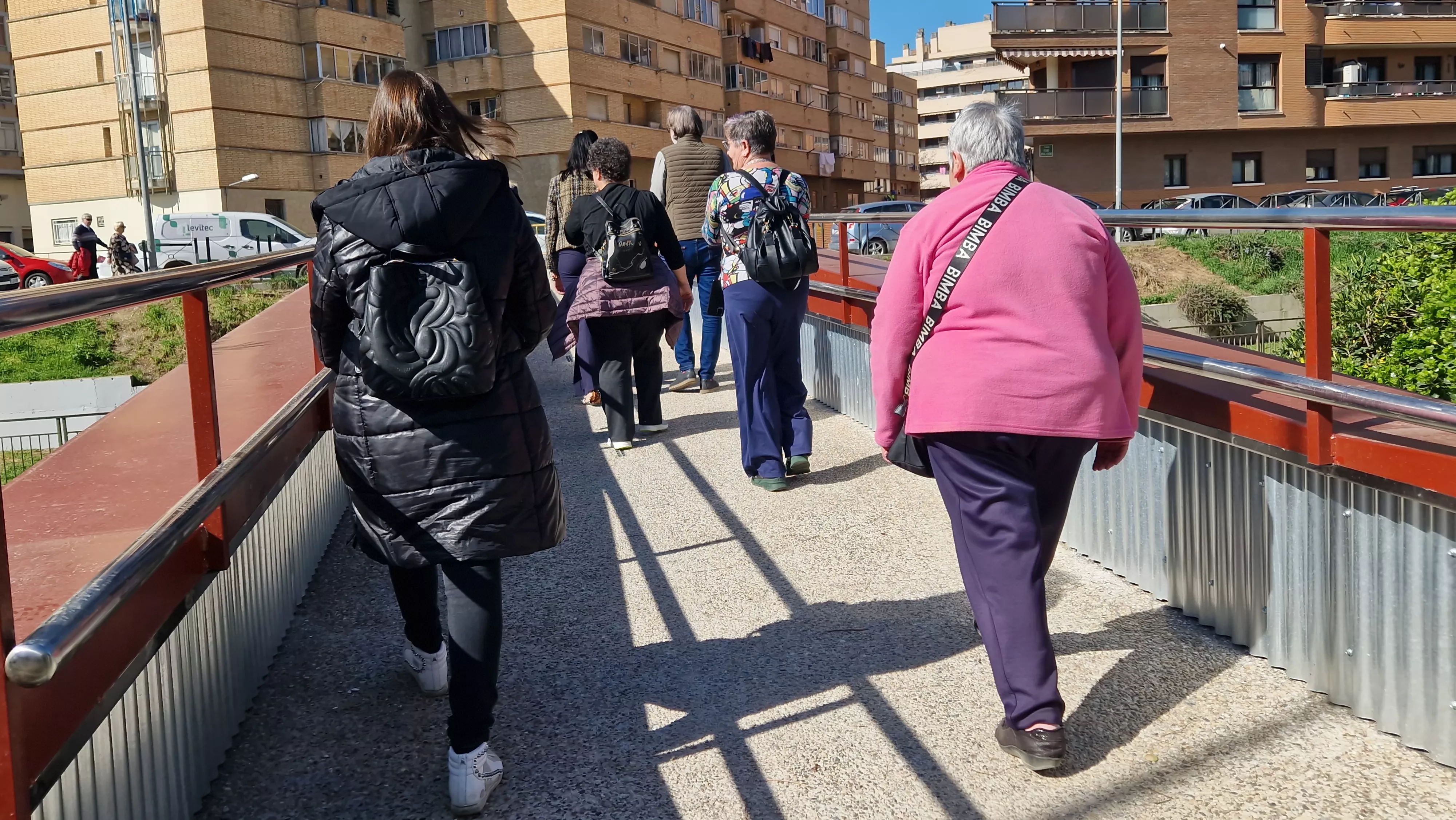  Reapertura de la pasarela sobre el río Isuela. Foto Myriam Martínez 