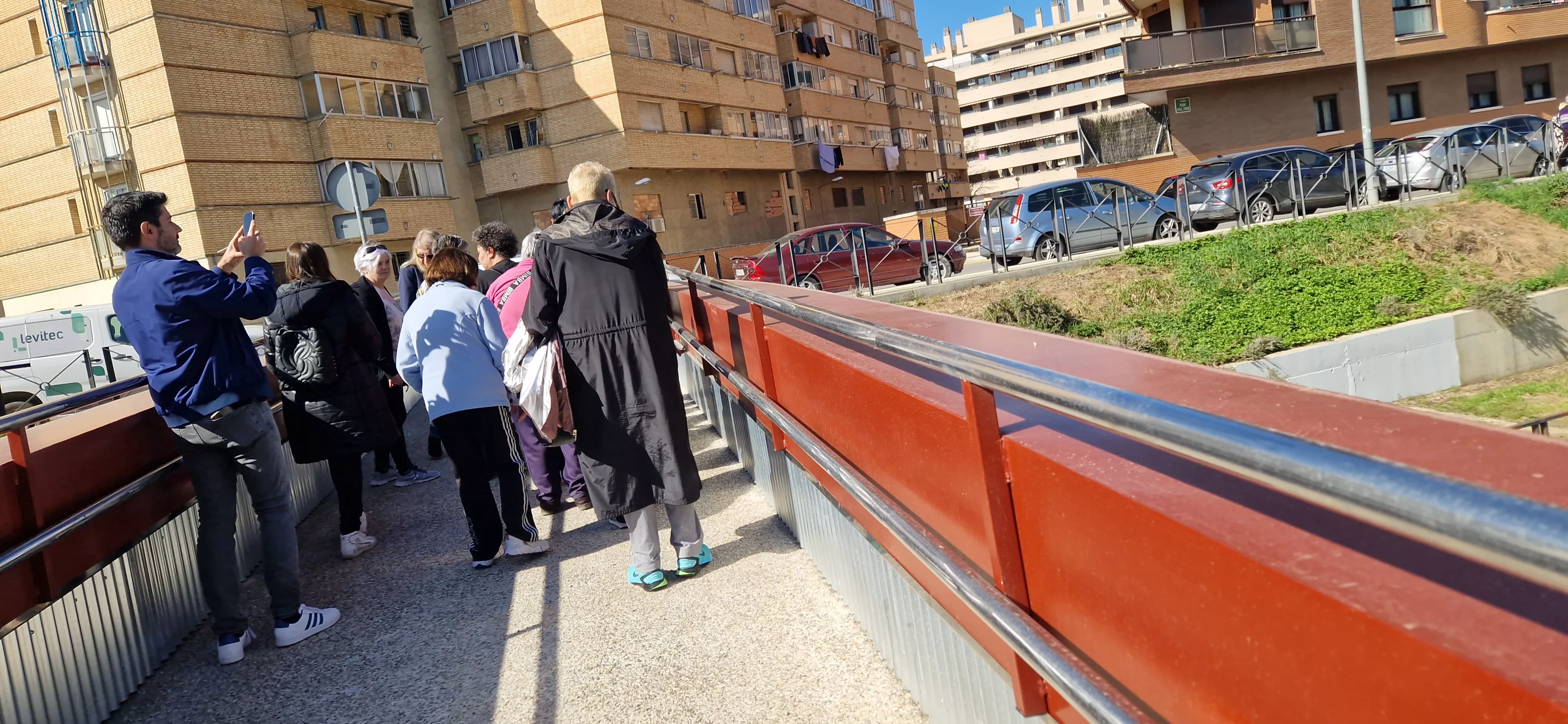  Reapertura de la pasarela sobre el río Isuela. Foto Myriam Martínez 