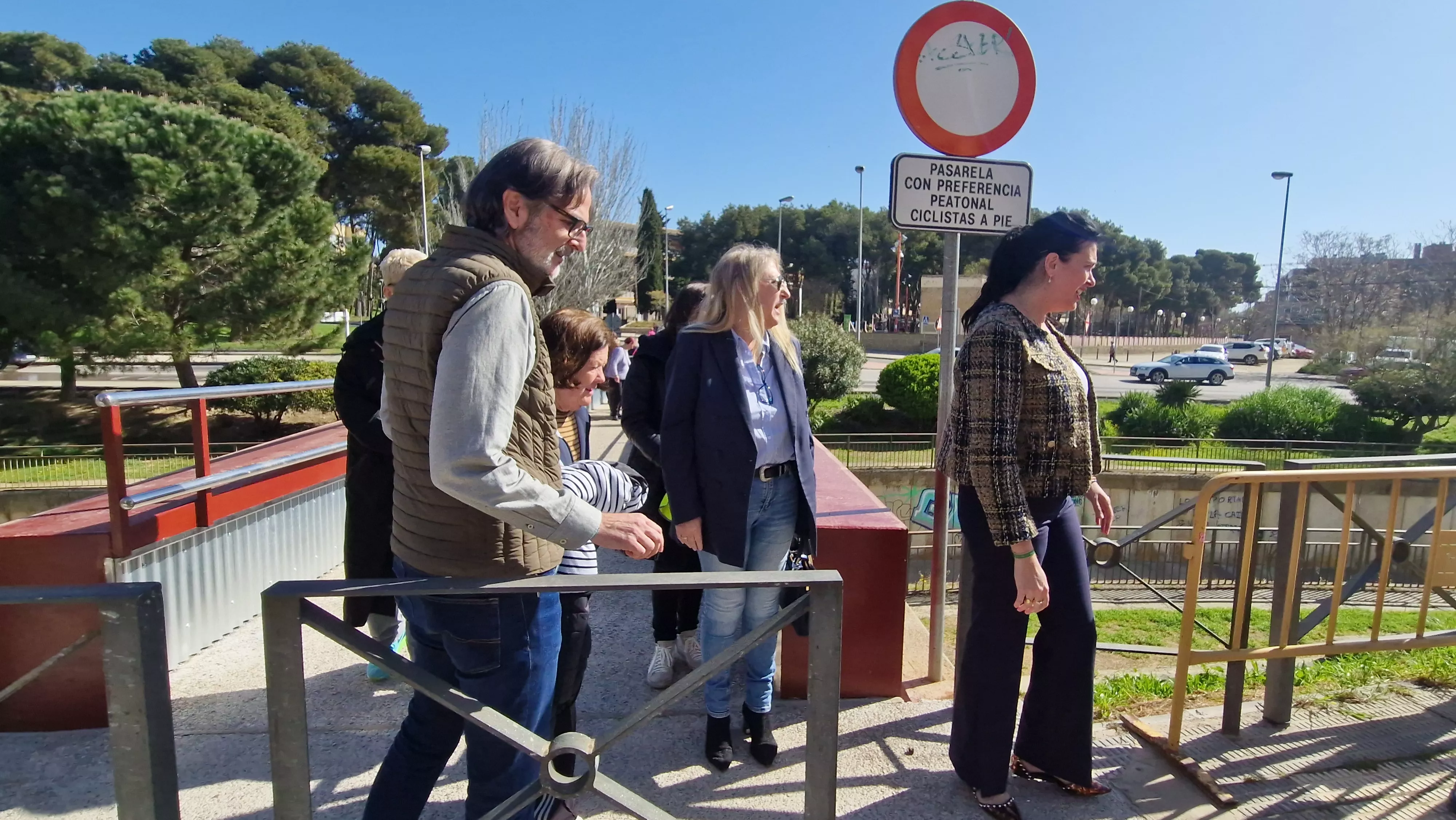  Reapertura de la pasarela sobre el río Isuela. Foto Myriam Martínez 